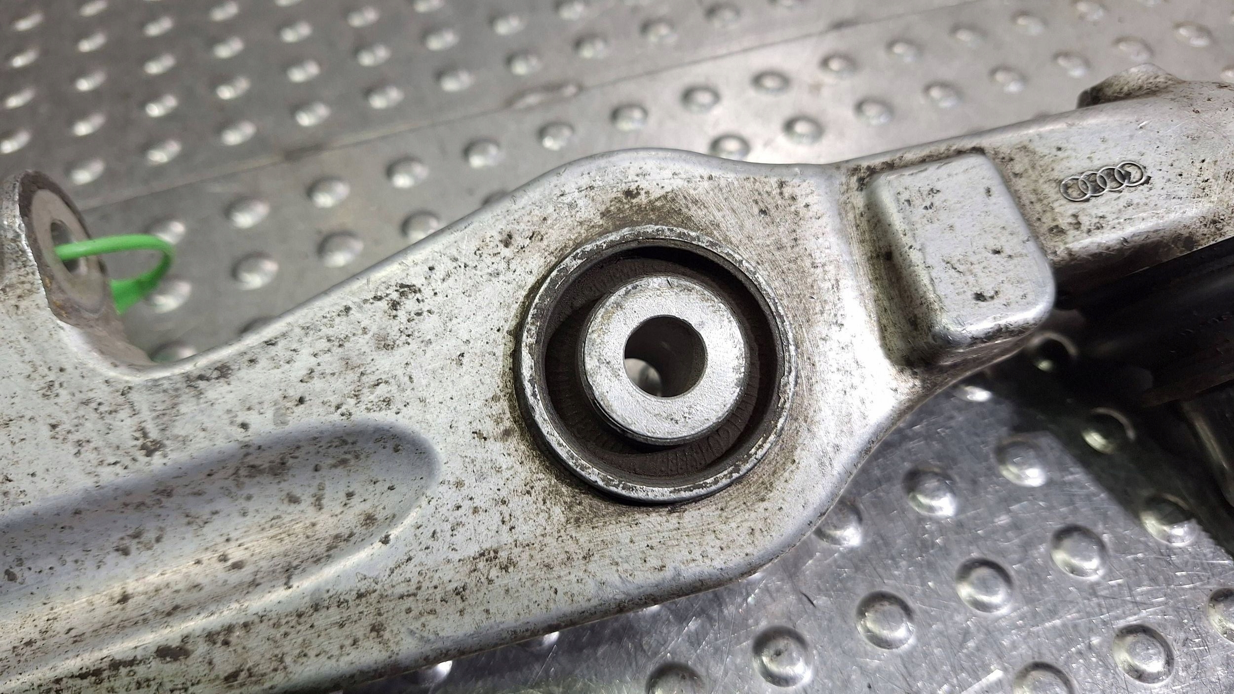arm left front 4E0407155C AUDI A8 D3 BENTLEY CONTINENTAL GT GTC LIFT
