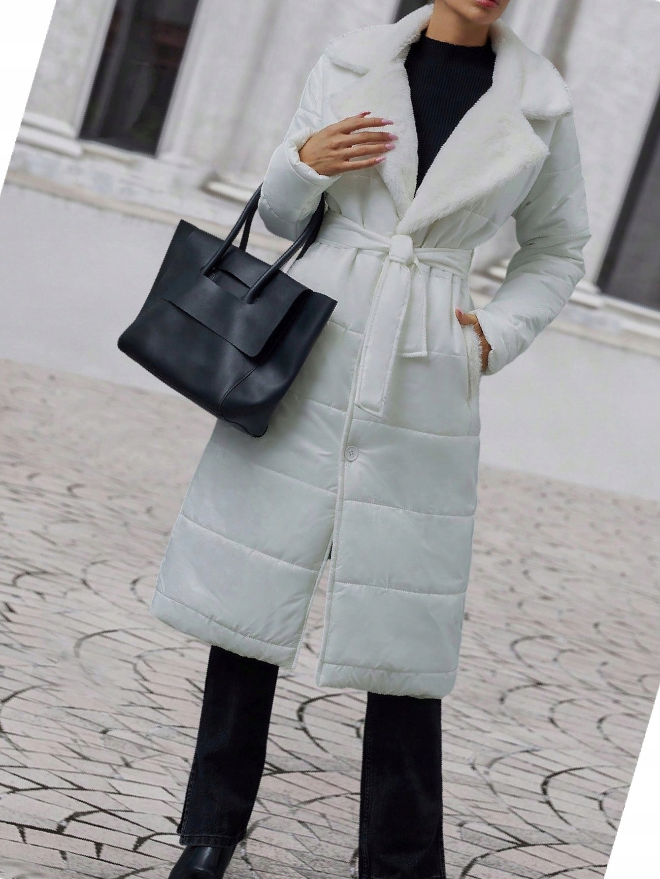 Bunda s kožešinovým límcem Bílá prošívaná Dlouhá péřová M 38