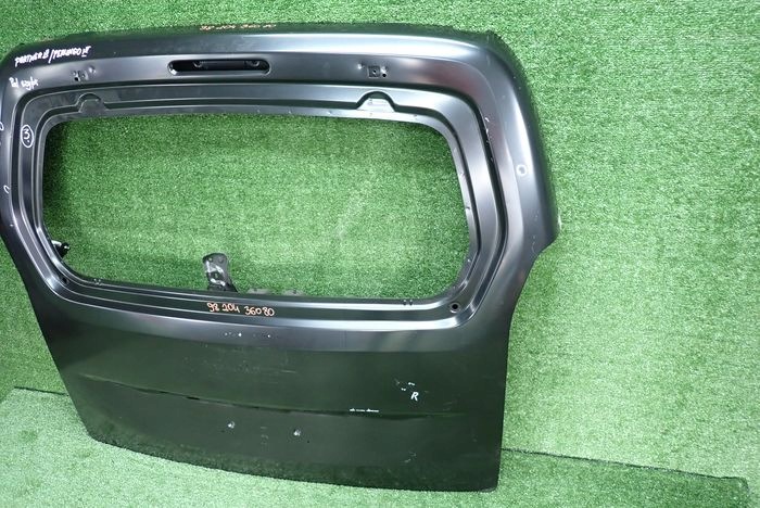 BERLINGO PARTNER PROACE CITY COMBO E RIFTER below SZYBE 18- boot doors