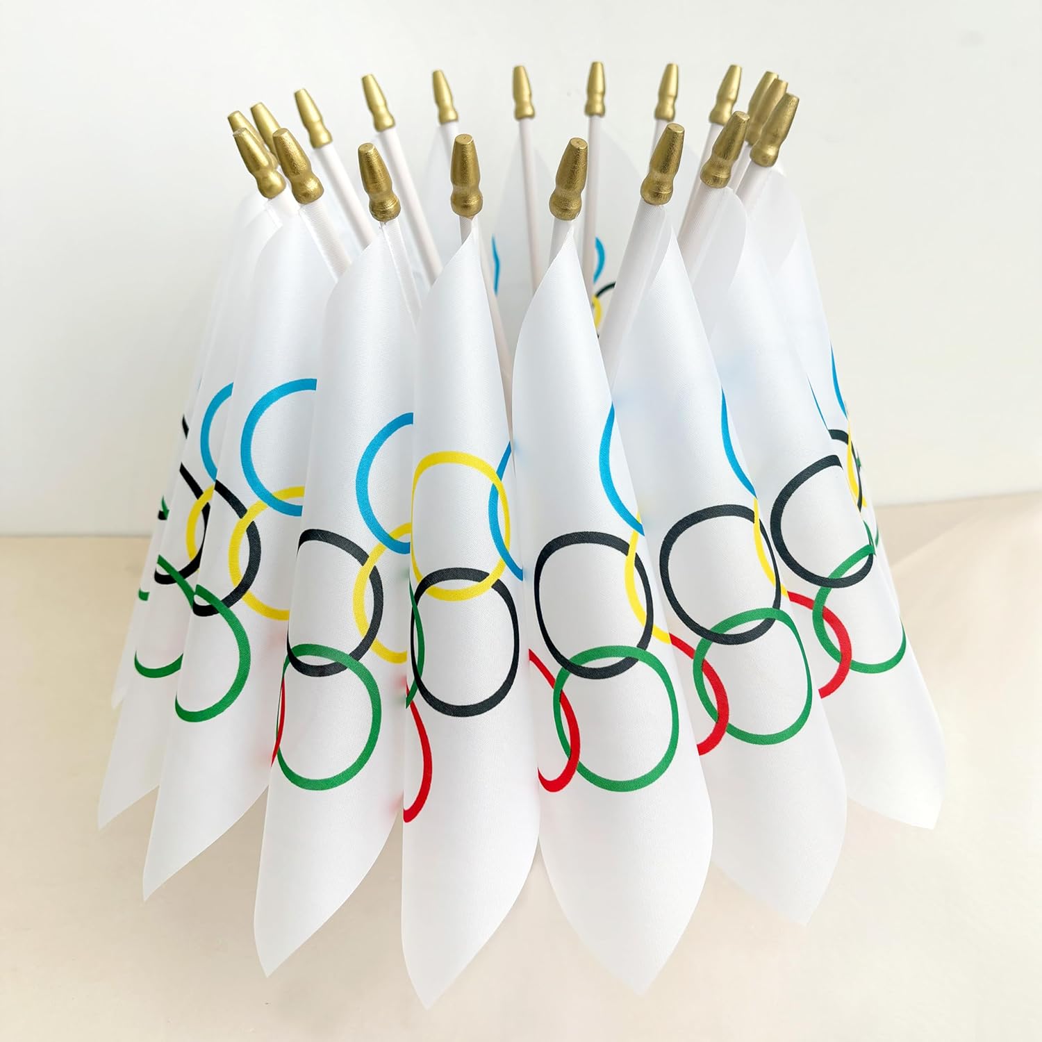 100 SZT. FLAGI IGRZYSK OLIMPIJSKICH NA DREWNIANYM PATYKU MINI FLAGA RĘCZNA Rodzaj flaga