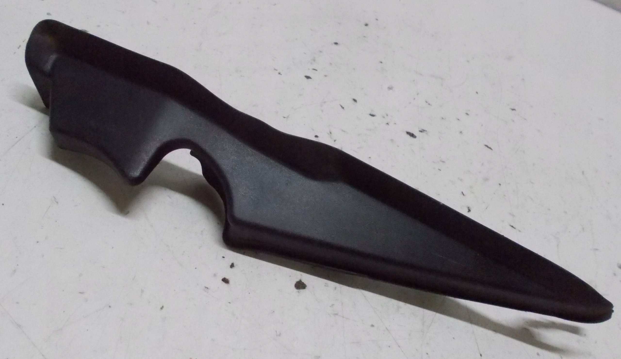 RENAULT MEGANE II CABRIO 07R cover under the window left front 8200100590