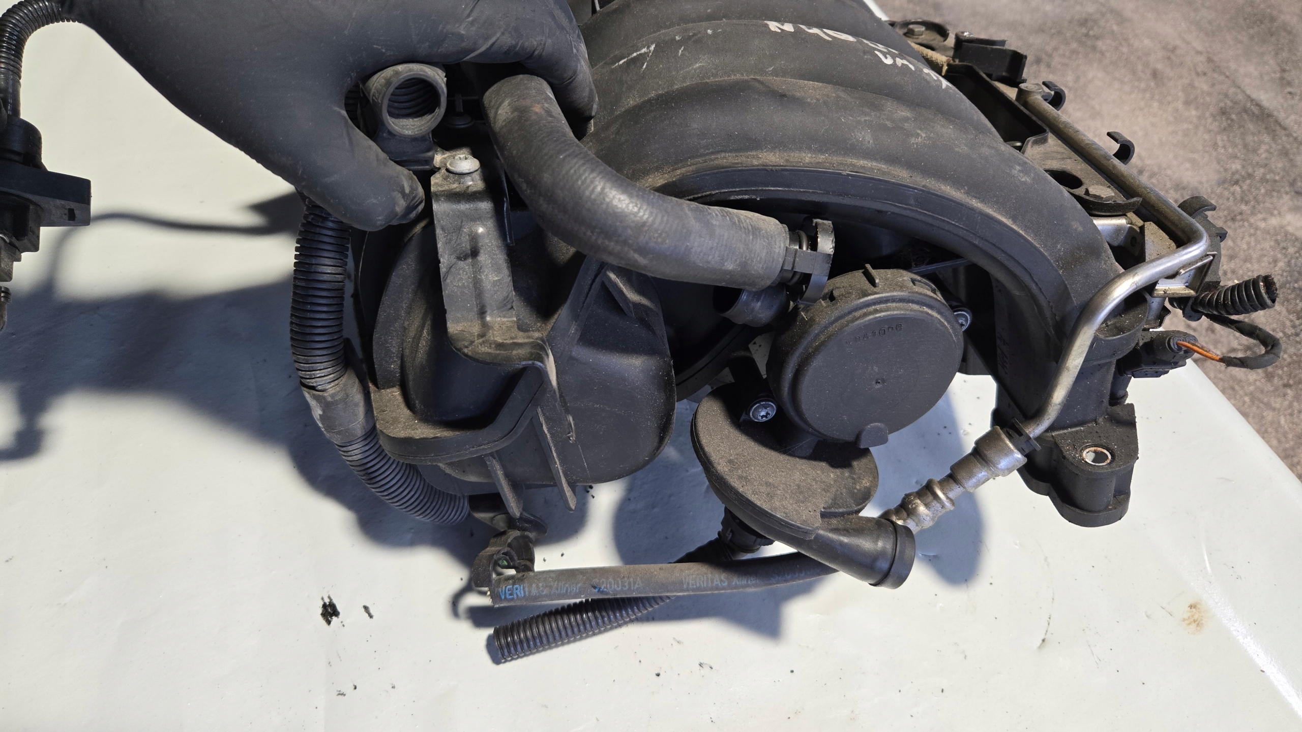 BMW OE 7526560 intake manifold