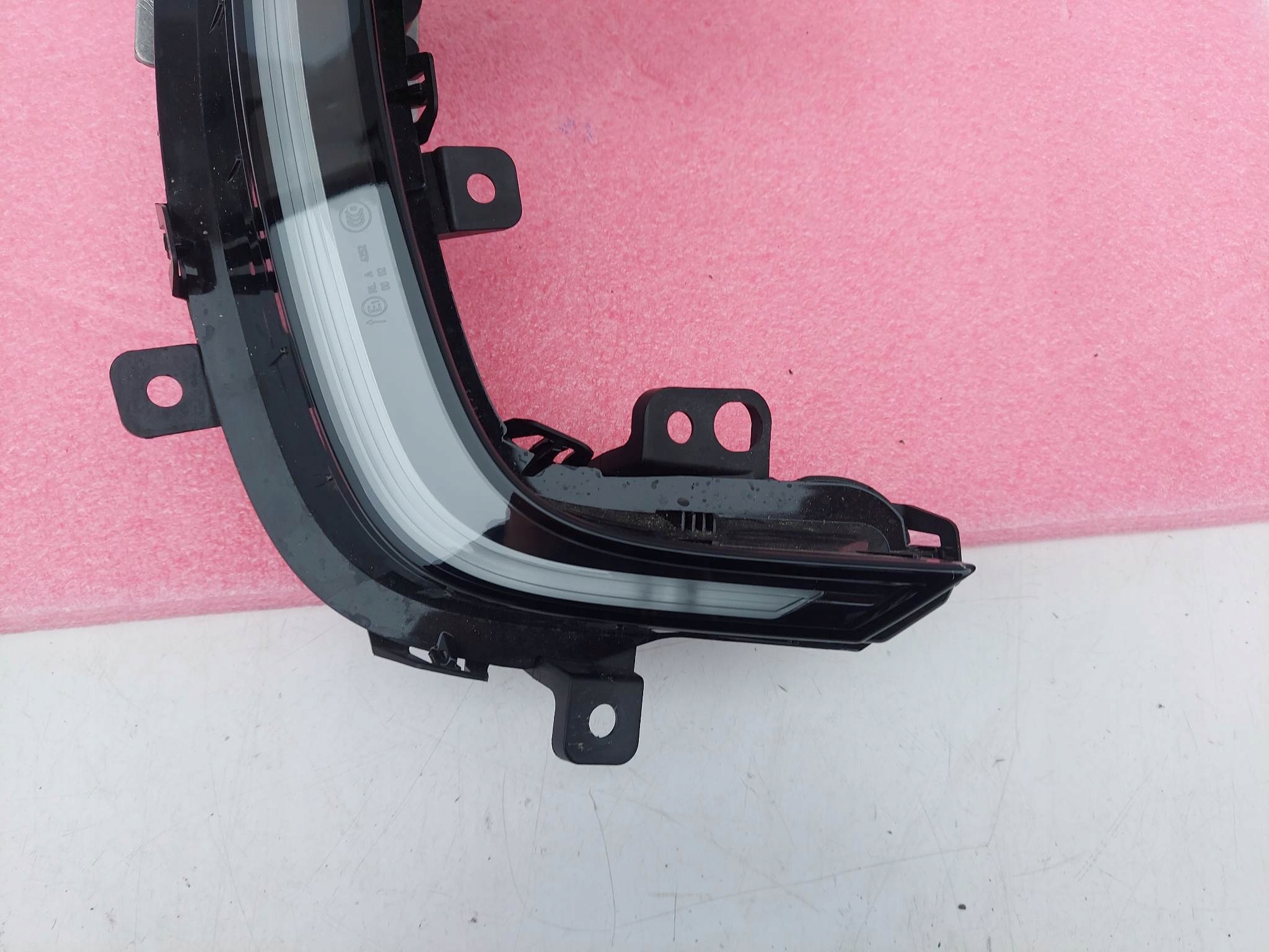 vw e UP РЕСТАЙЛИНГ ГАЛОГЕН led правый передний