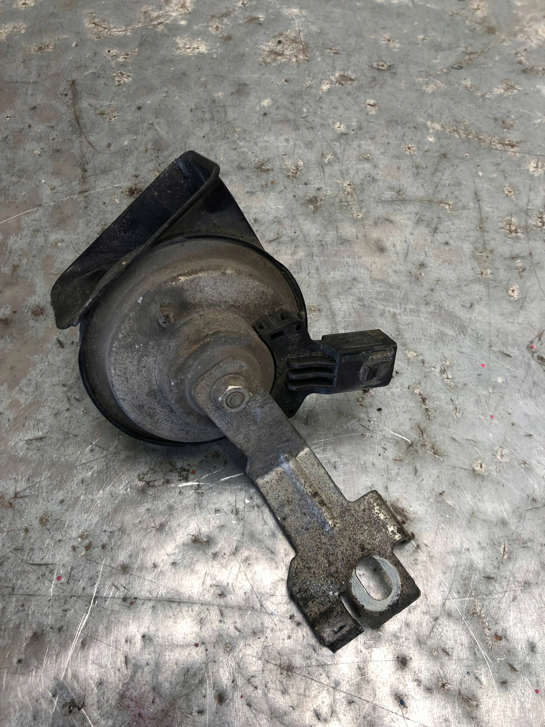 KLAKSON VW PASSAT B8 3Q0951221 3G0951182A