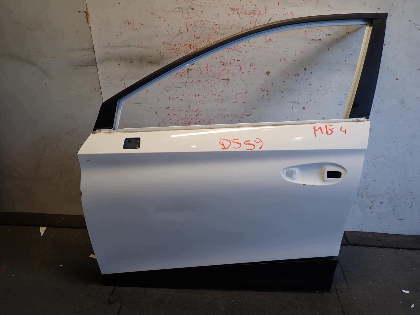 door front front left MG 4 2022