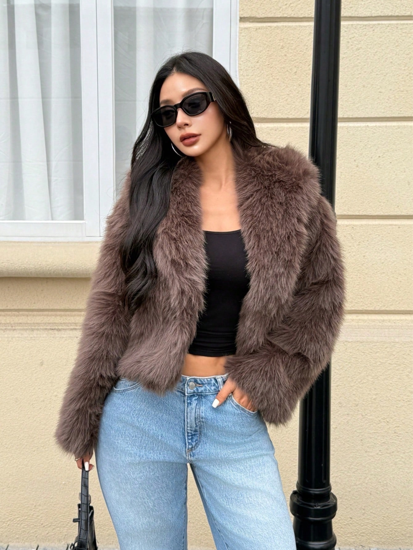 Shein Krátká Kožešinová Kožešina Hnědá S Nadýchaným Límcem M 1M