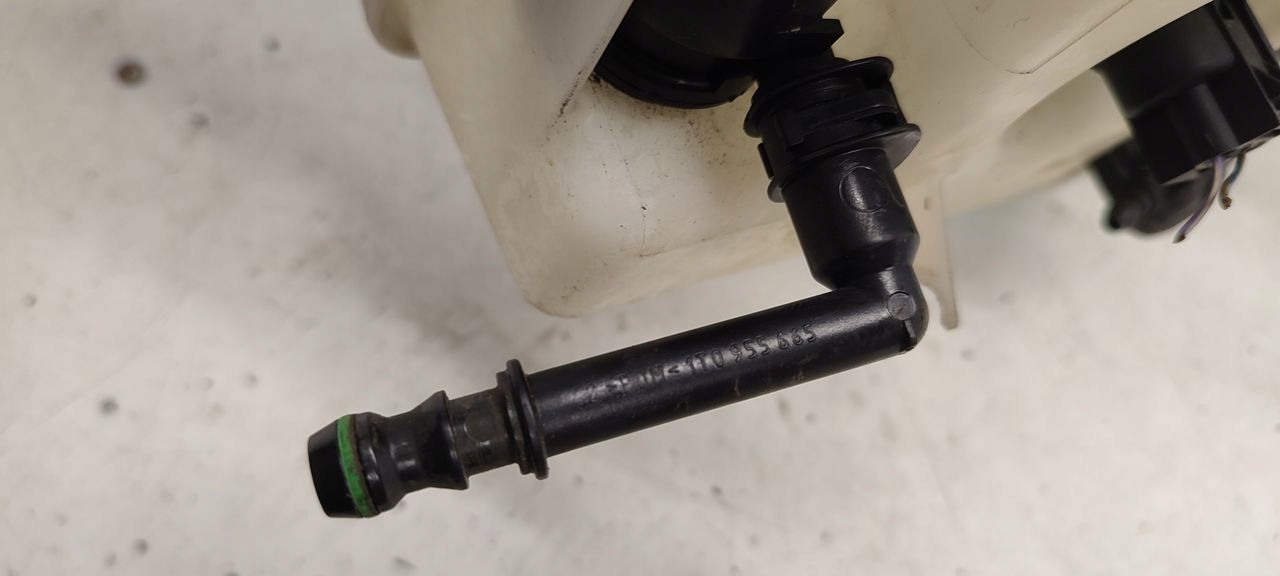 Behälter Spritzdüse VW Golf V 1,6