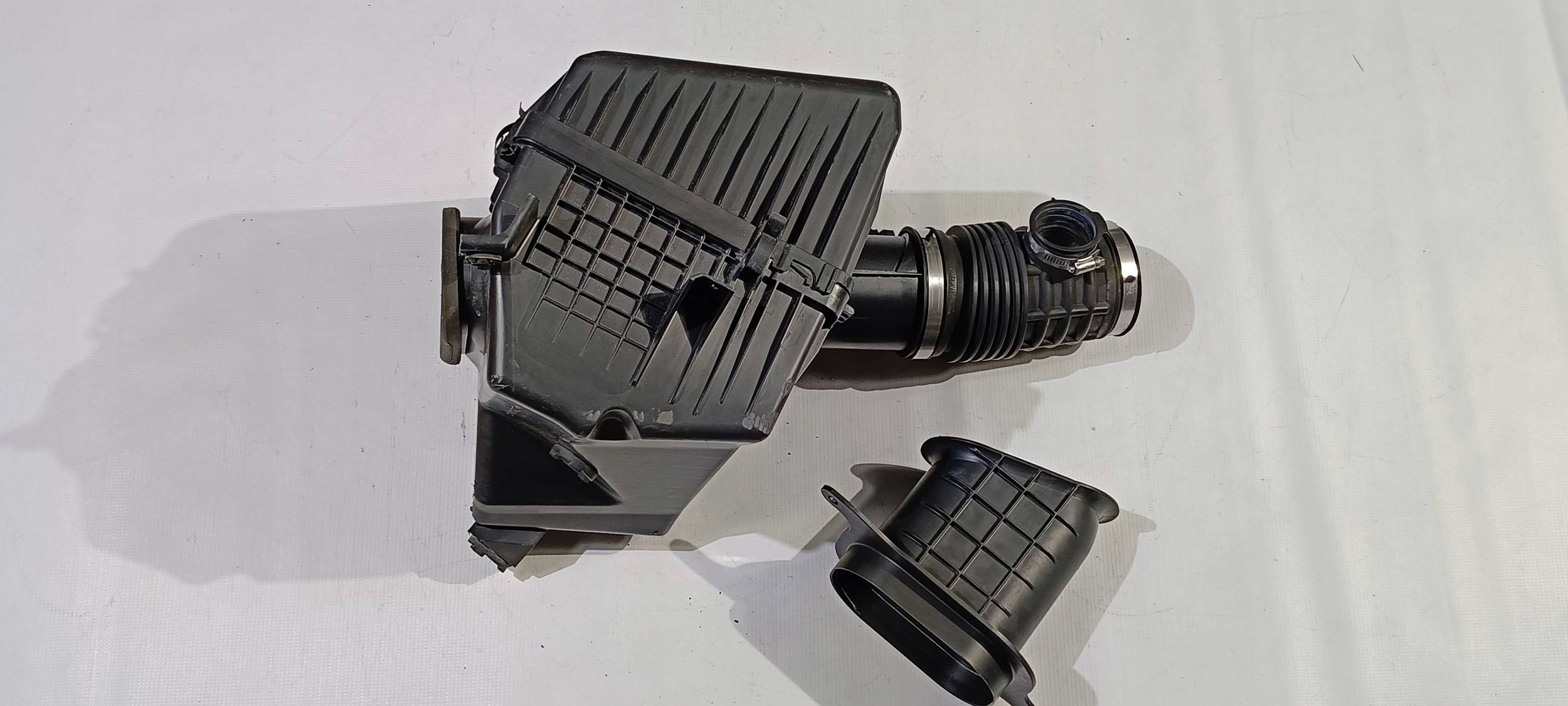 filter air cover complete Nissan Titan 5.6 2016