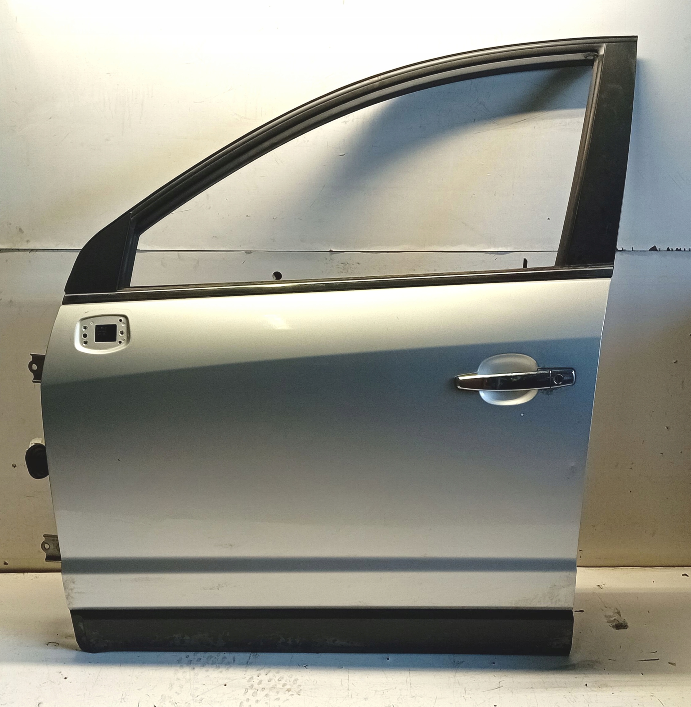door left front OPEL ANTARA