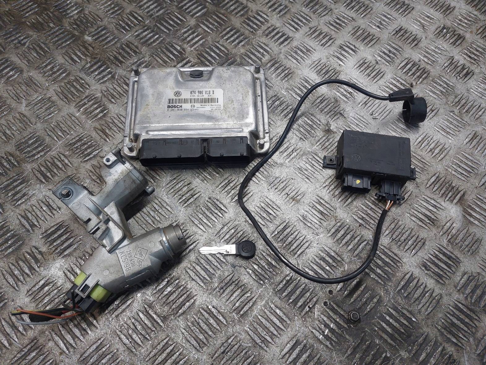 computer control unit of the engine ignition TRANSPORTER T4 LIFT 074906018B