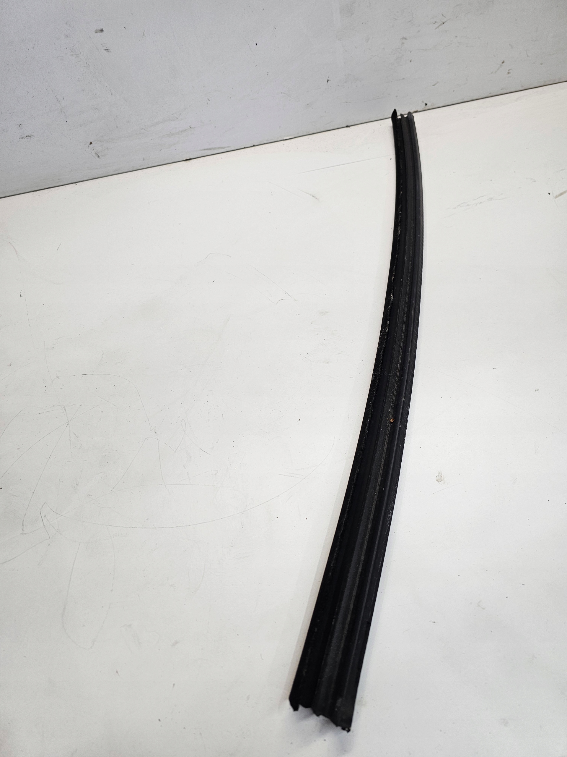 gasket door left front AUDI A3 8V sedan 8V5837479