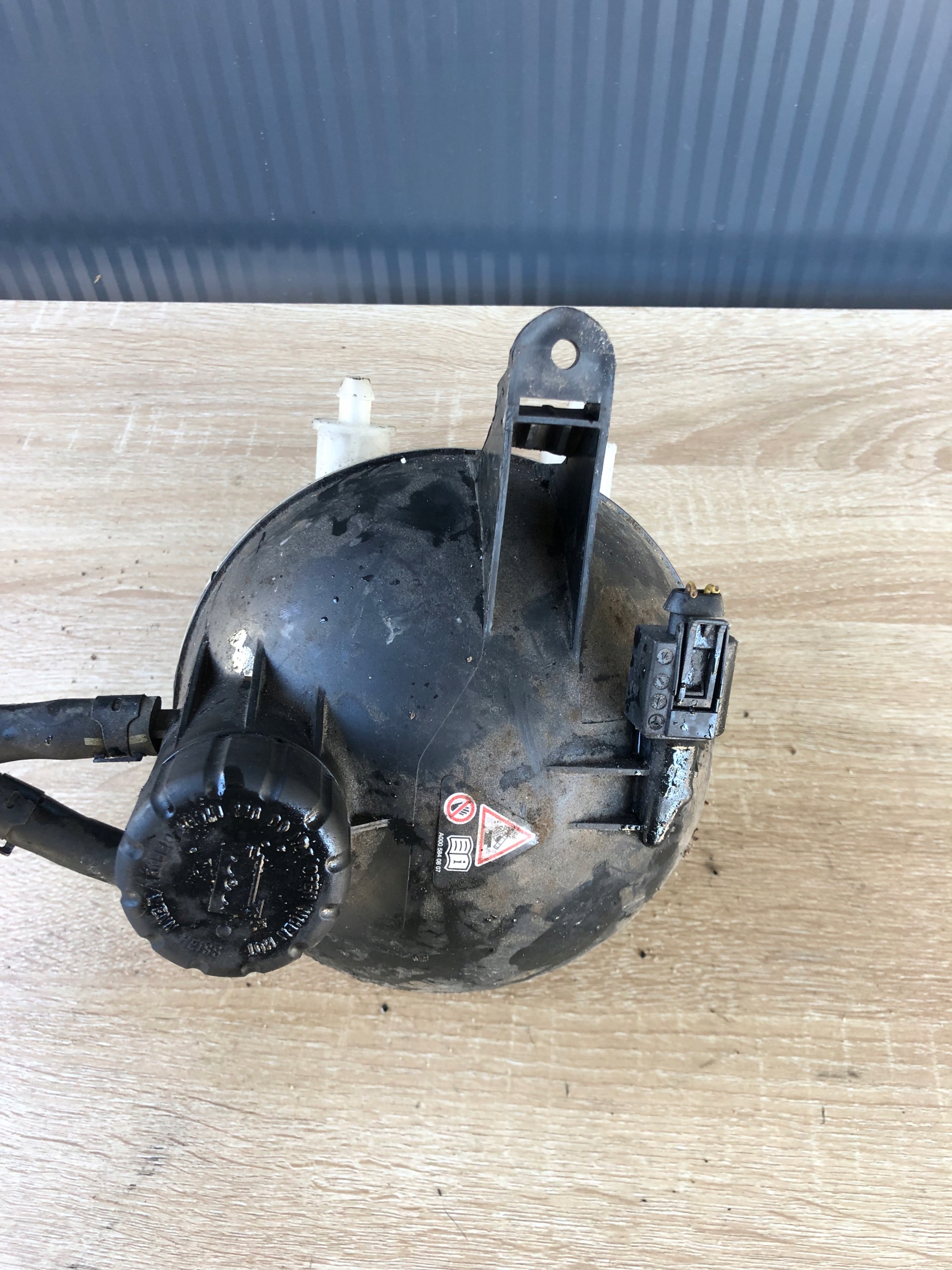 Réservoir eau MERCEDES W169 1695000149