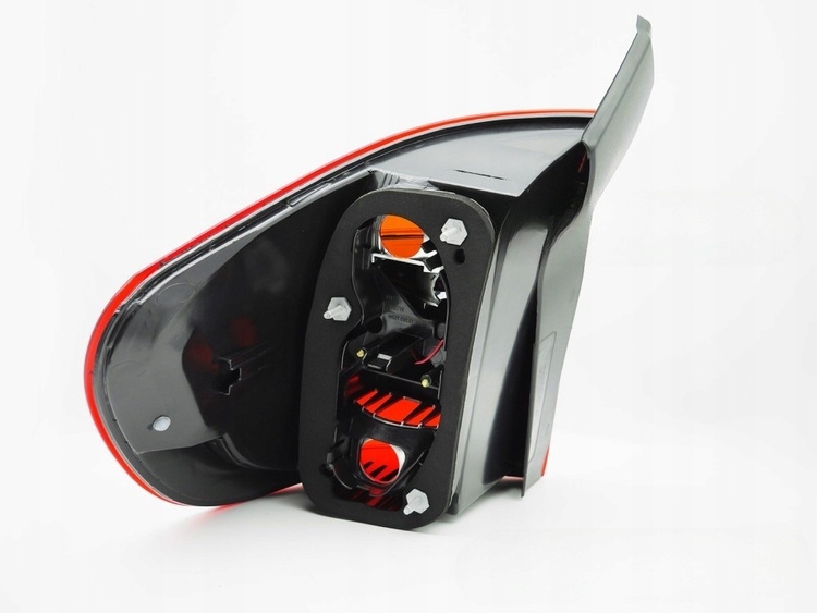 Lampa prawa klosz red LED TYC do BMW X5 E70 10-13 Producent części TYC