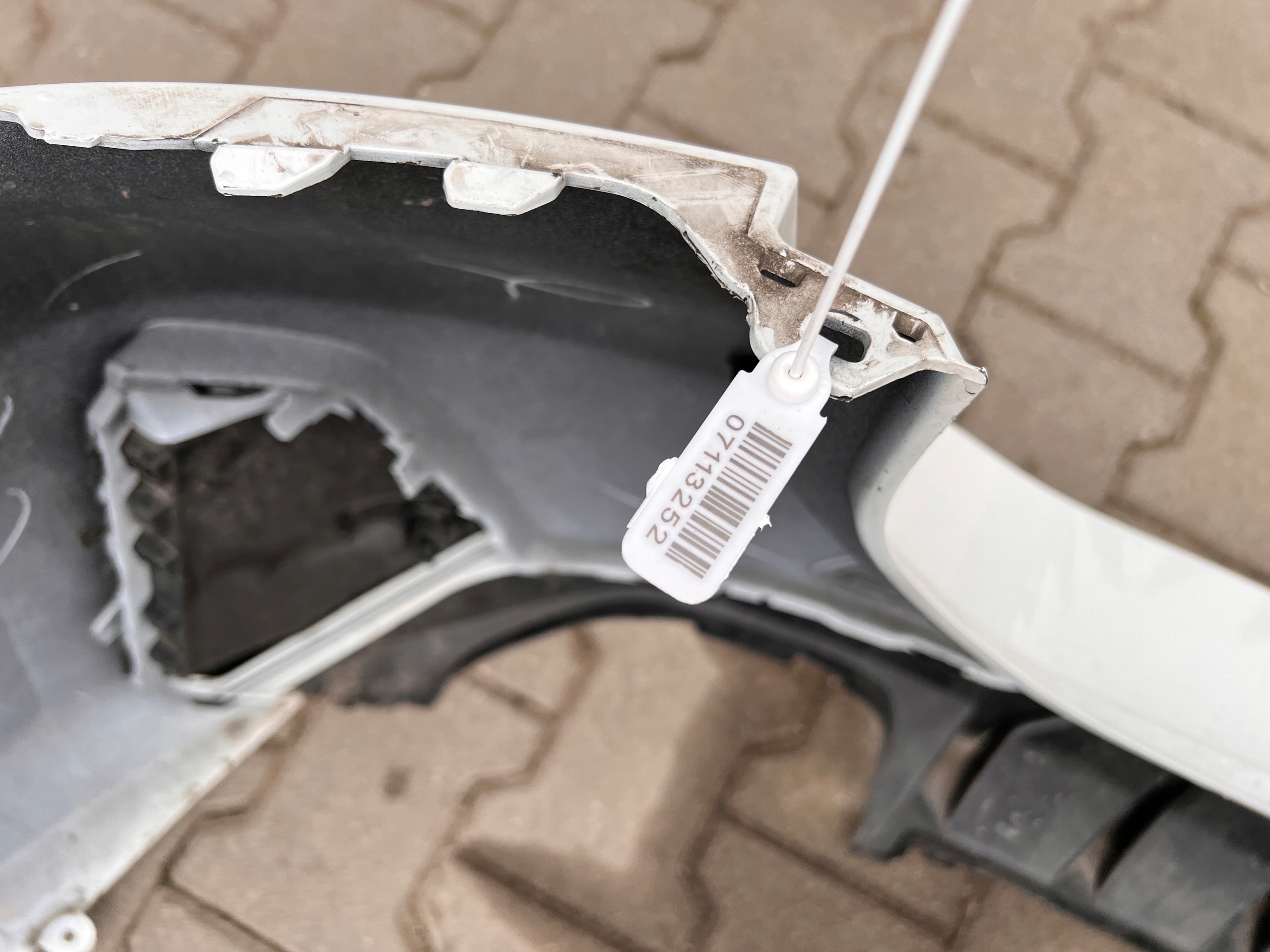 ZDERZAK TYŁ TYLNI BMW 3 G21 LCI LIFT M PAKIET KOLOR A300 Numer katalogowy oryginału DRZWI ZDERZAK TYŁ LUSTERKO WENTYLATOR MASKA ZDERZAK PAS CHŁODNICE LAMPY OSŁONA WSPORNIK MODUŁ M PAKIET PRZÓD WZMOCNIENIE BELKA BŁOTNIK LAMPA FRONT BMW KRATKA SLIZG LISTWA LASER LED KAMERA