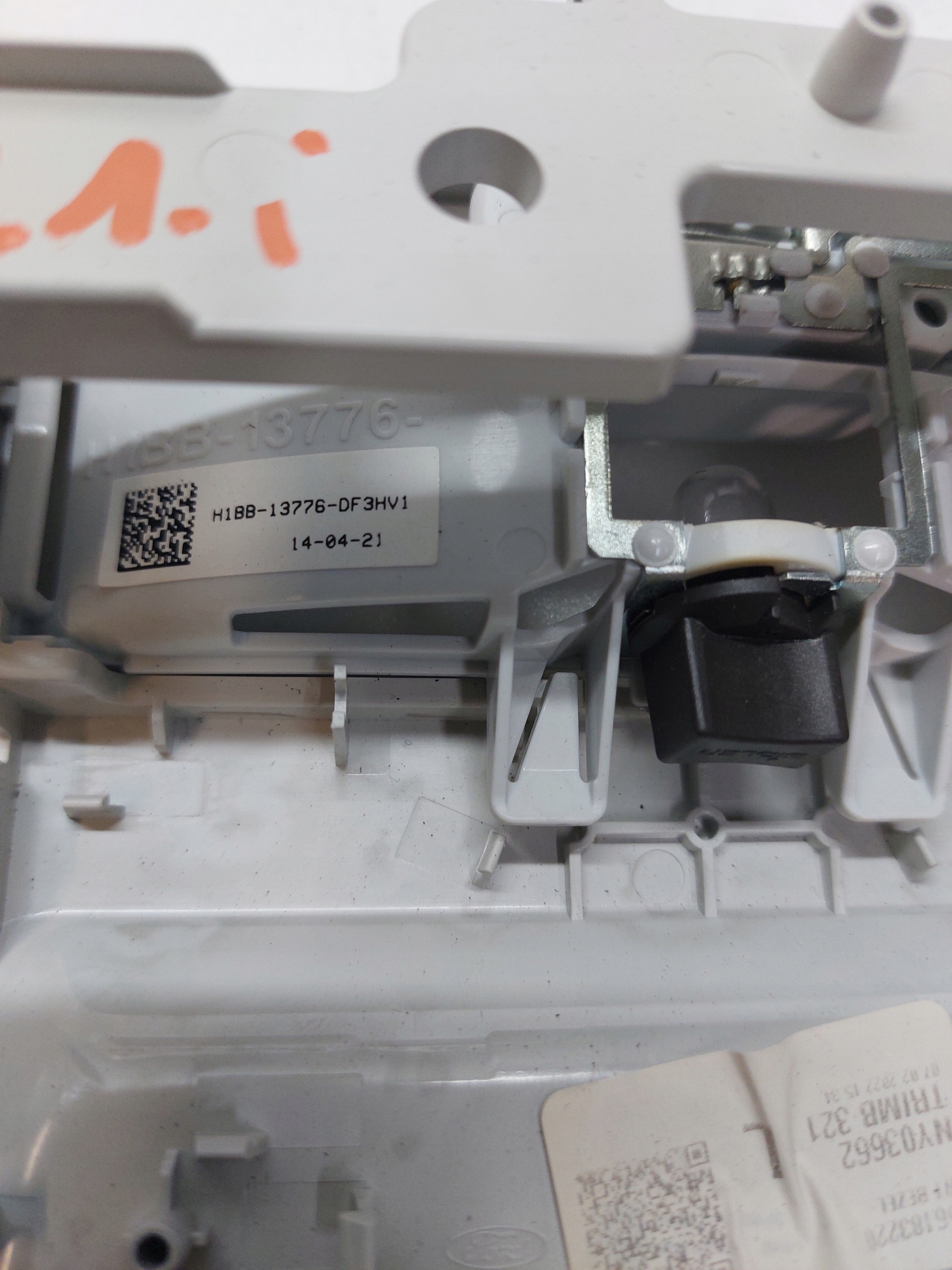 light OSWIETLENIE cabs FIESTA MK8 H1BB-13776-DF