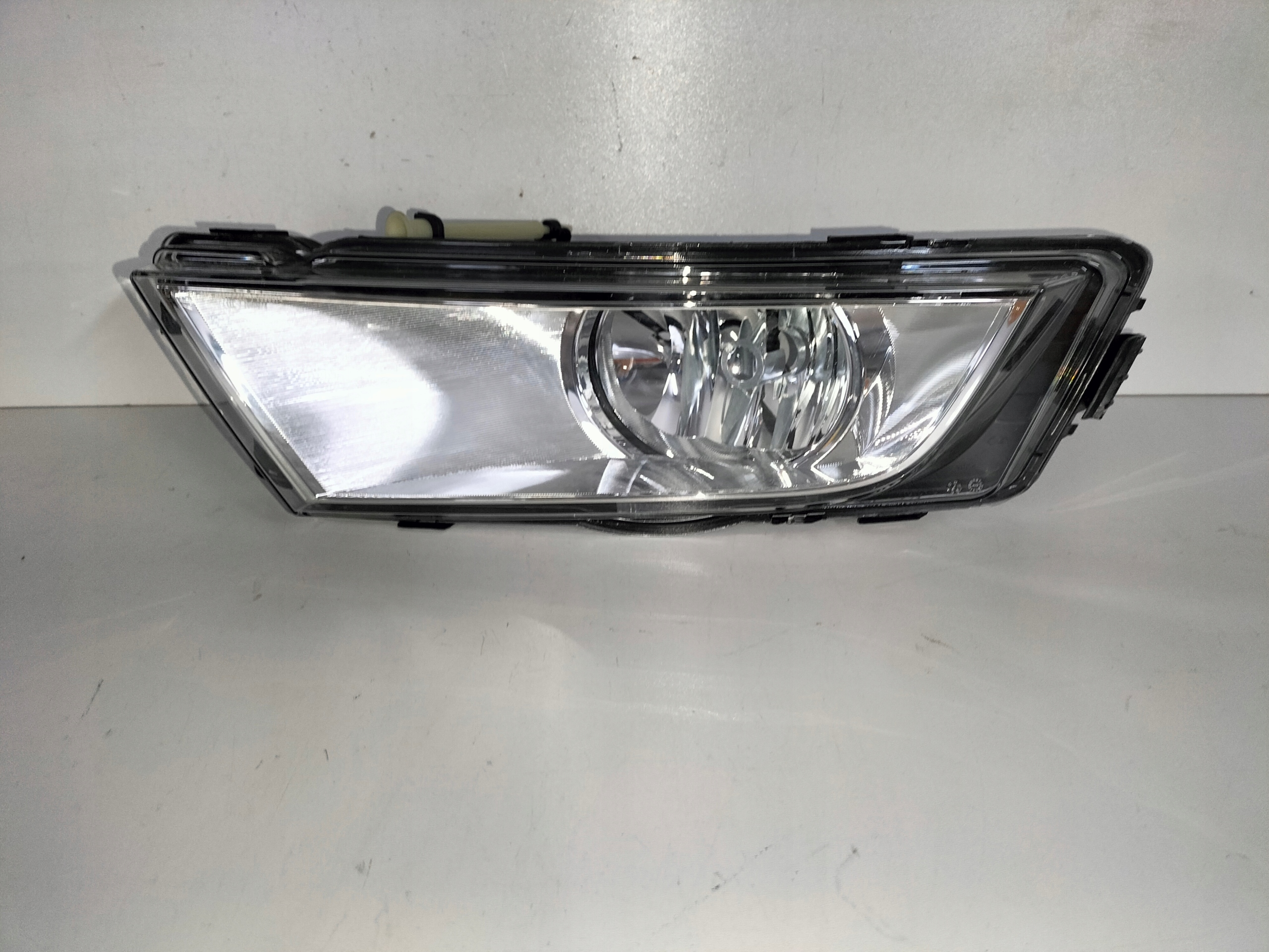 fog light light left SKODA OCTAVIA III 13-17