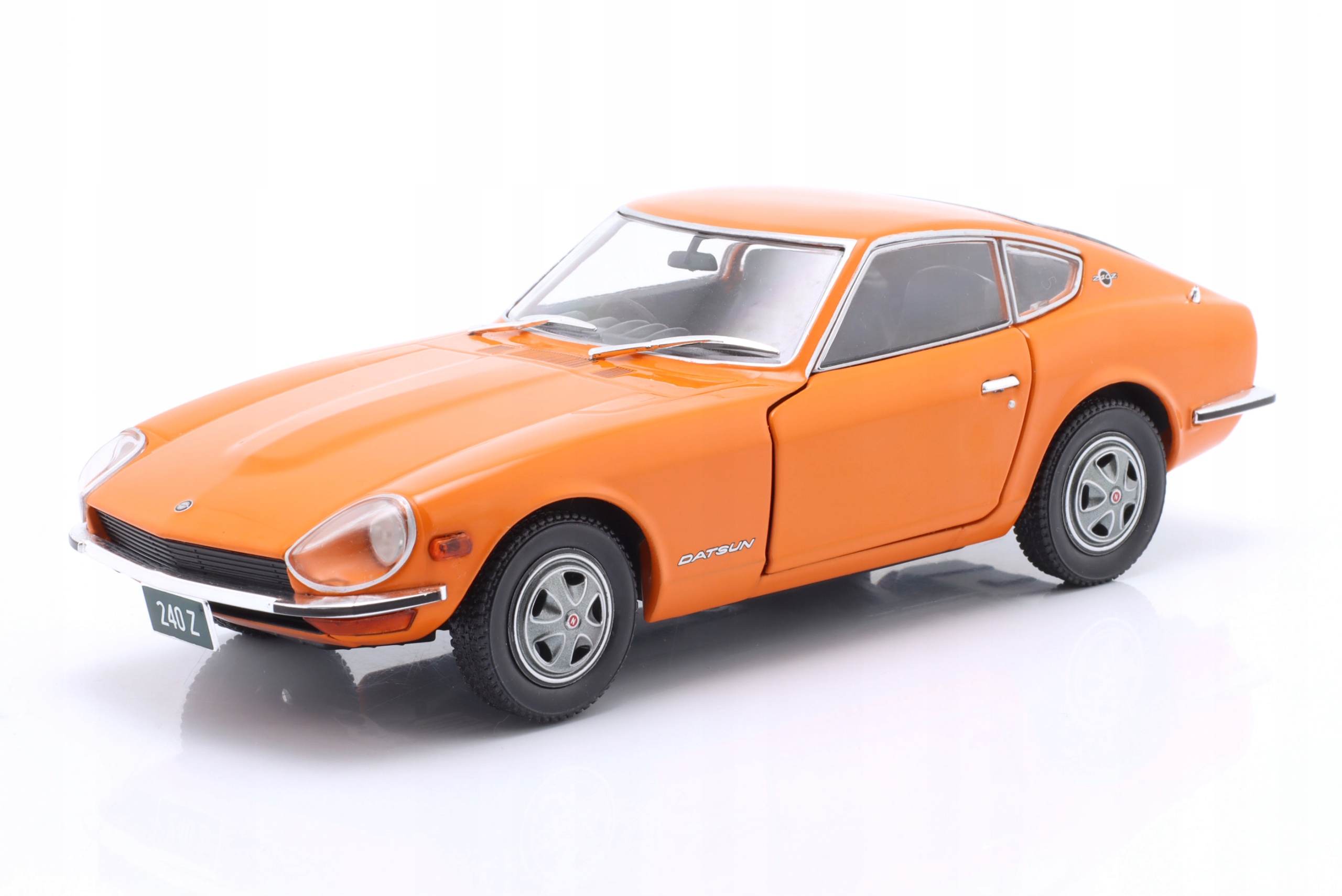 Datsun 240Z 240 Z Rhd Coupe 1969 Orange WhiteBox 1:24 1/24 Model Auta