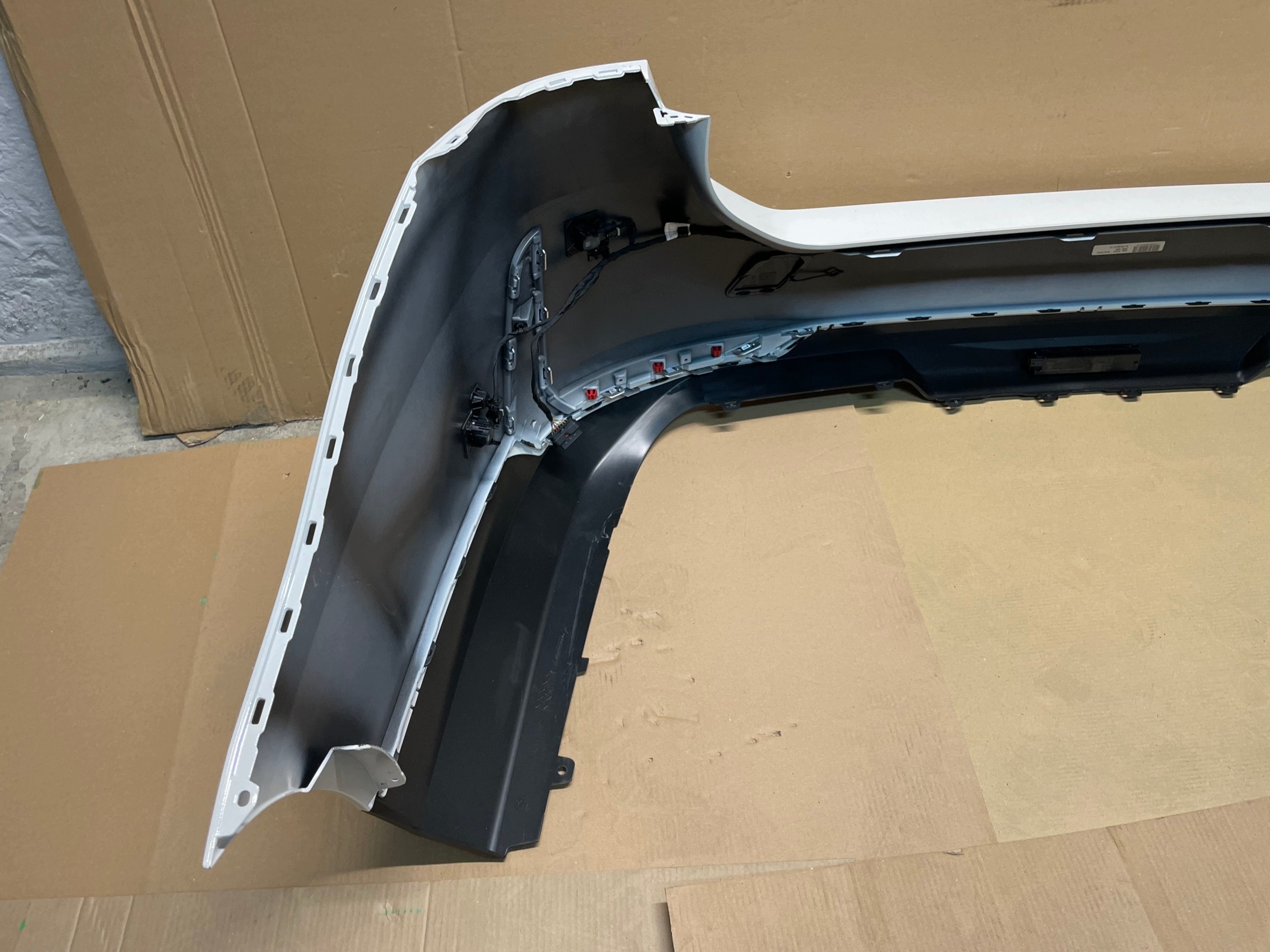 bumper rear part 6X PDC complete BMW 5 G61 colour A300 EUROPA