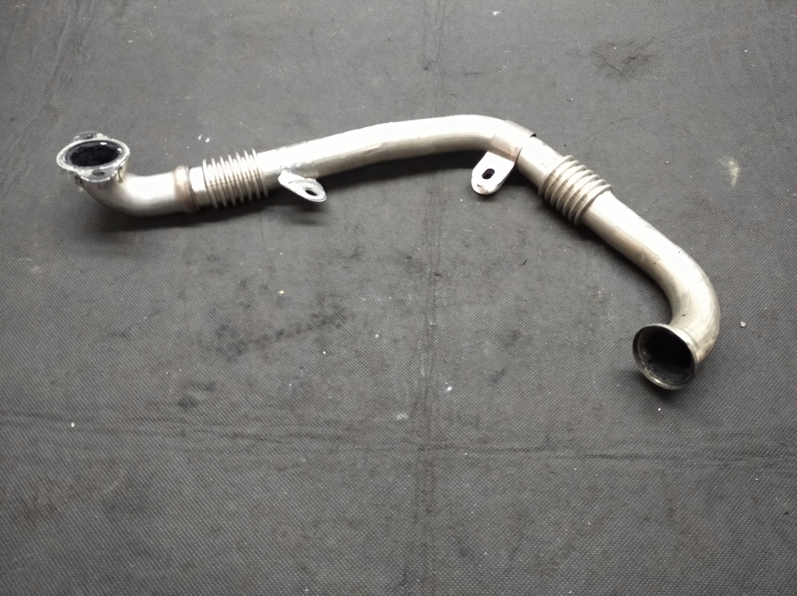 8200525140 - SCENIC II MEGANE II ТРУБА EGR