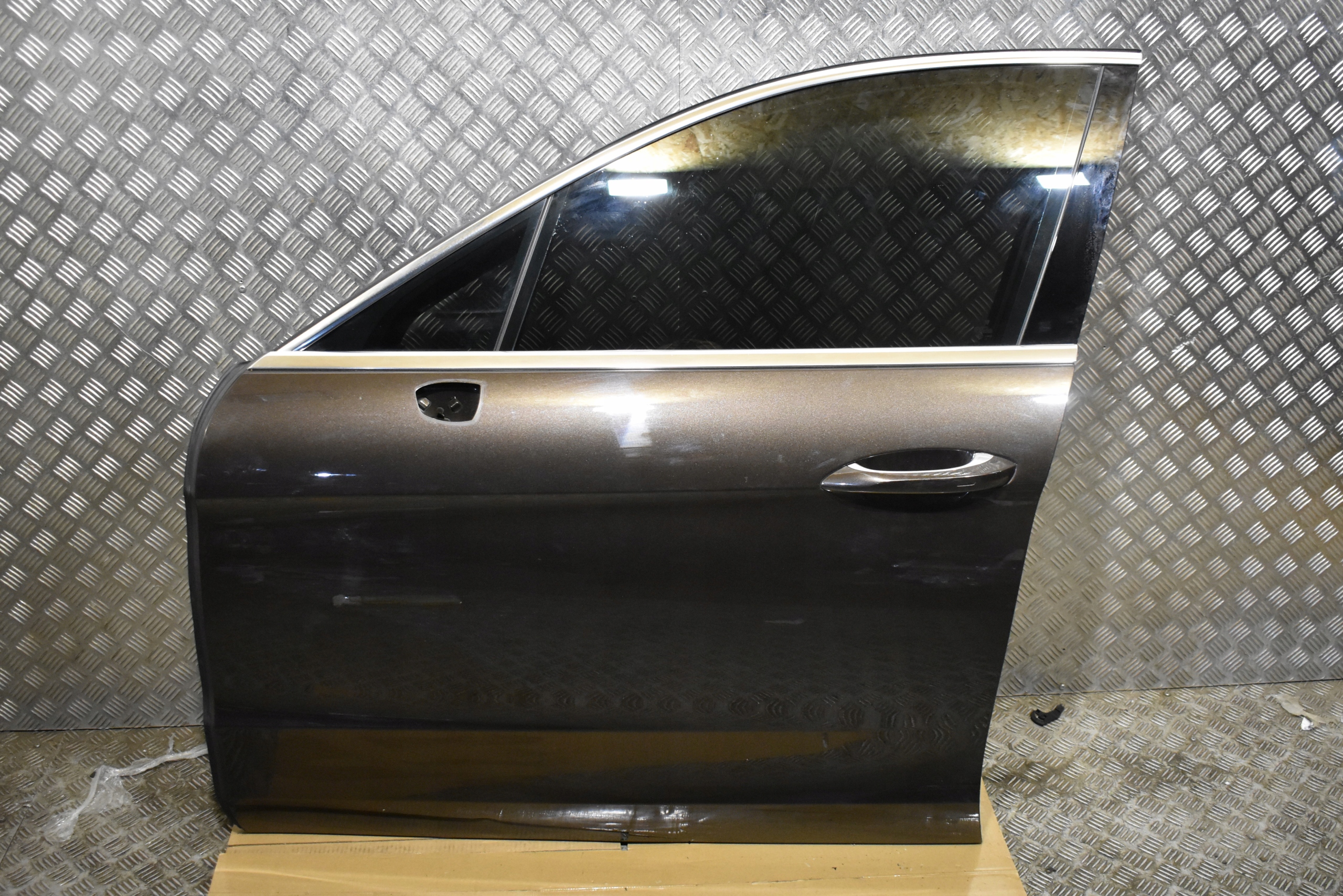 IDEALNE door front front left PORSCHE PANAMERA 971 colour: M8R 1