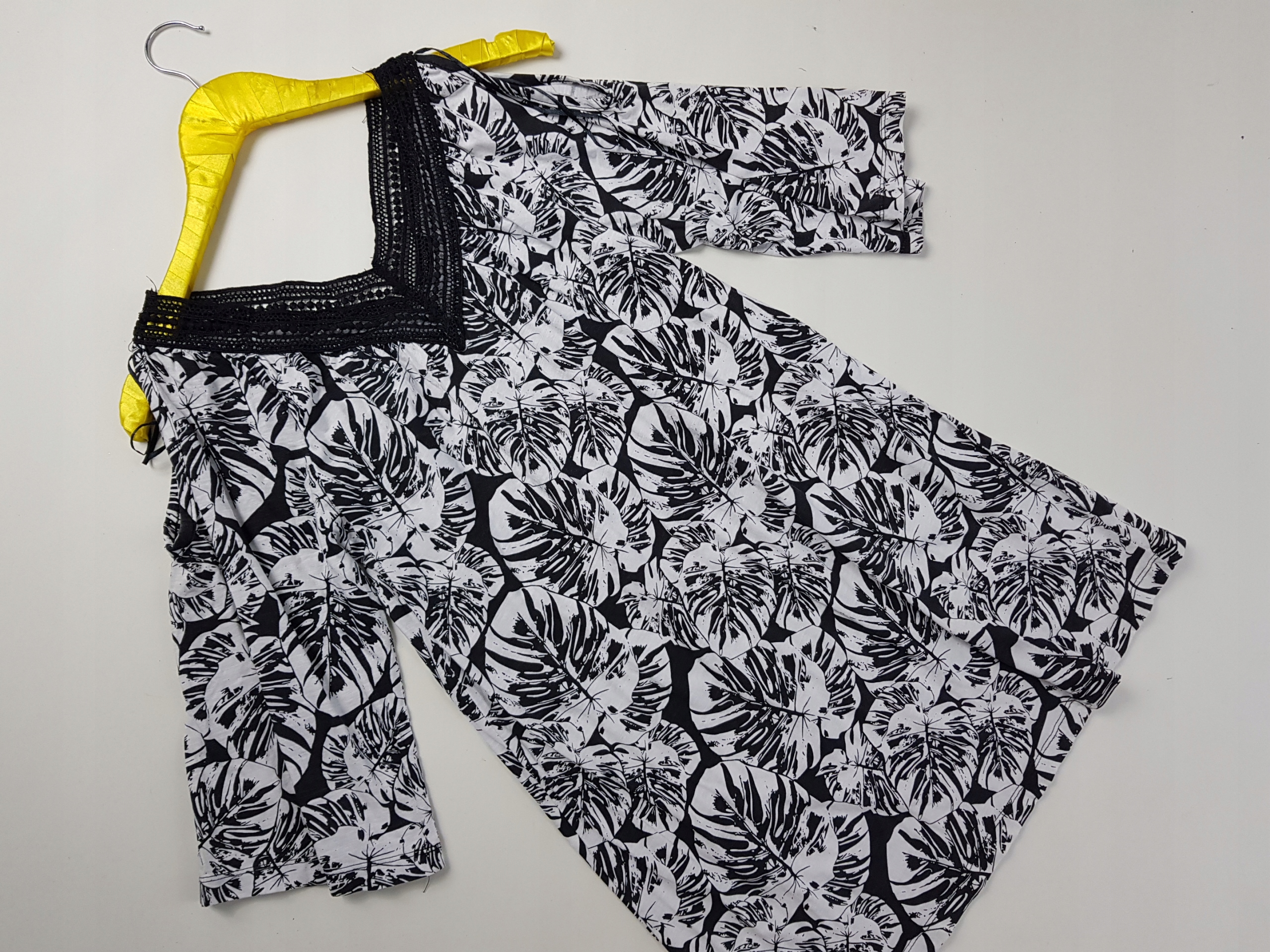 Laura Torelli 36/S Bluzka ciążowa z koronką