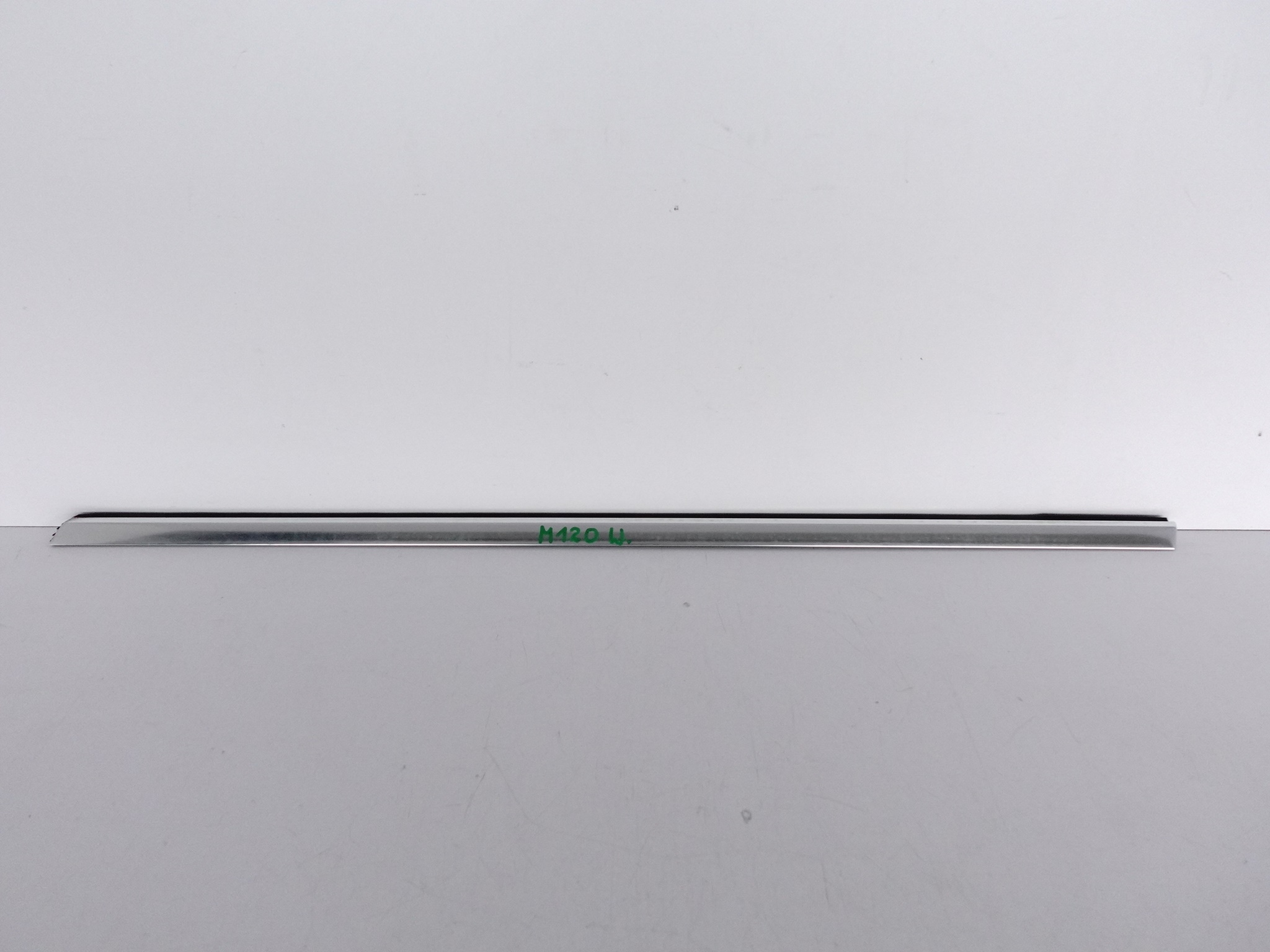 MERCEDES A-KLASA W176 moulding dust door left front CHROM