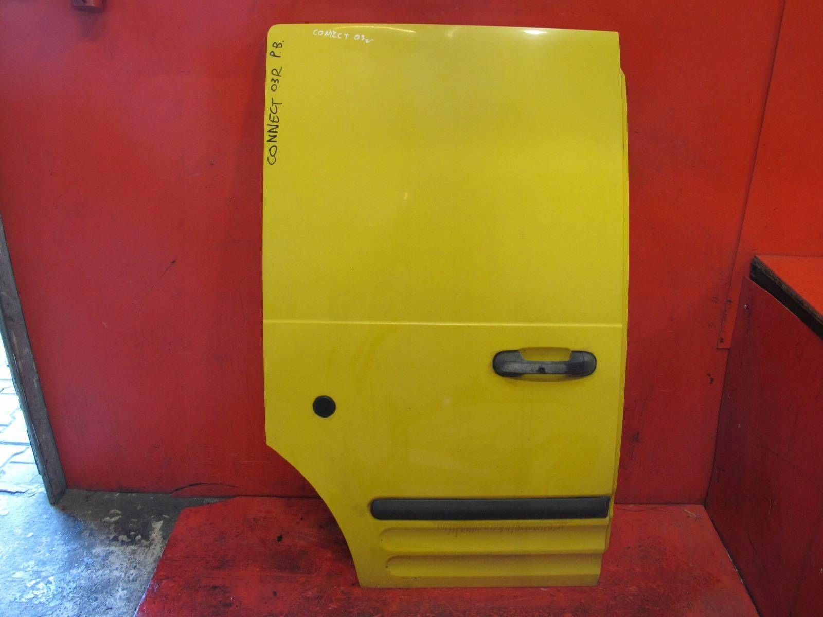 FORD TRANSIT CONNECT and 1 PT2 MK1 02- door right sliding SAFFRON YELLO