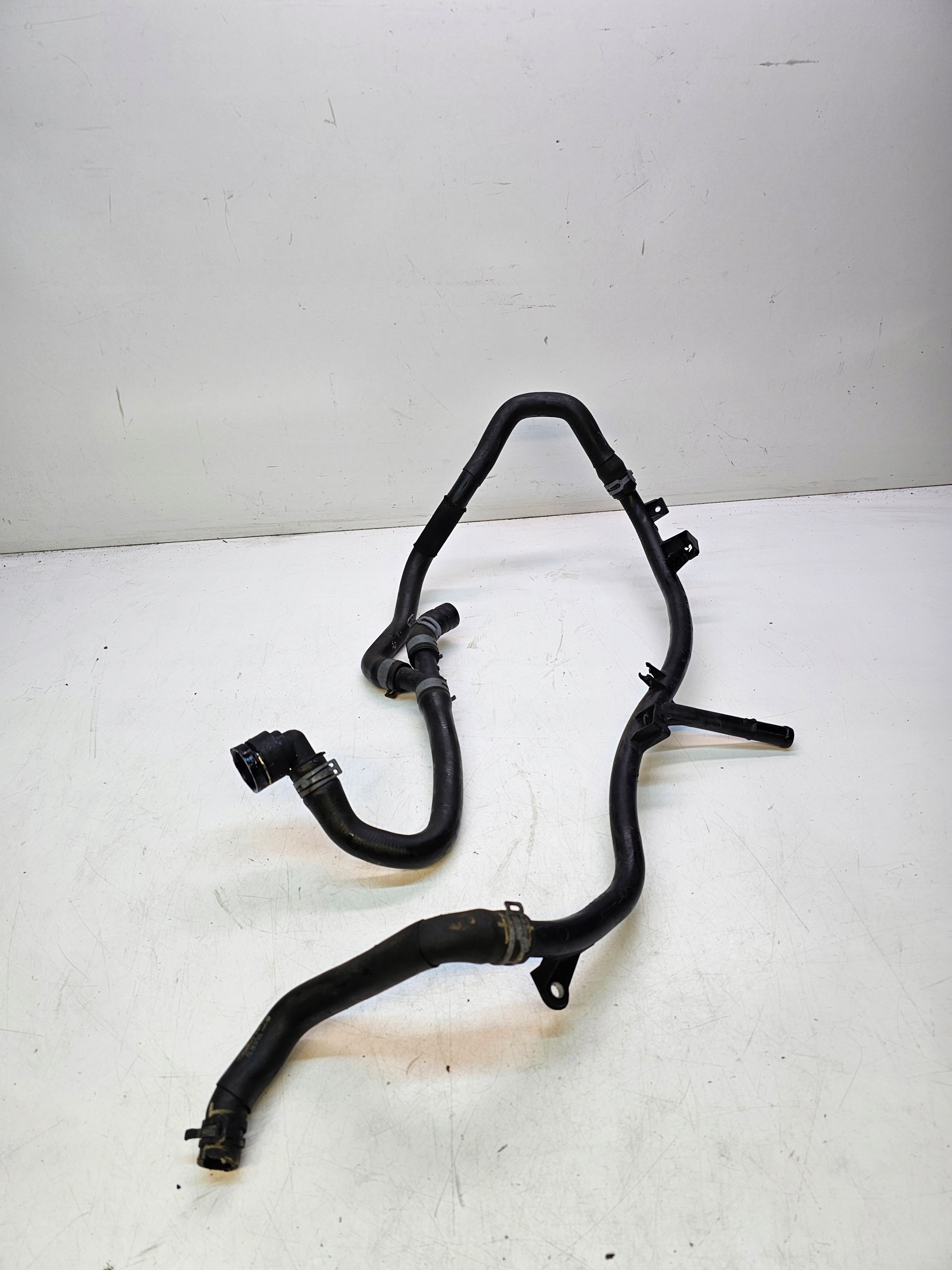 prijenos crijevo vode AUDI A3 8V VW 1.4 TFSI 04E121070AC