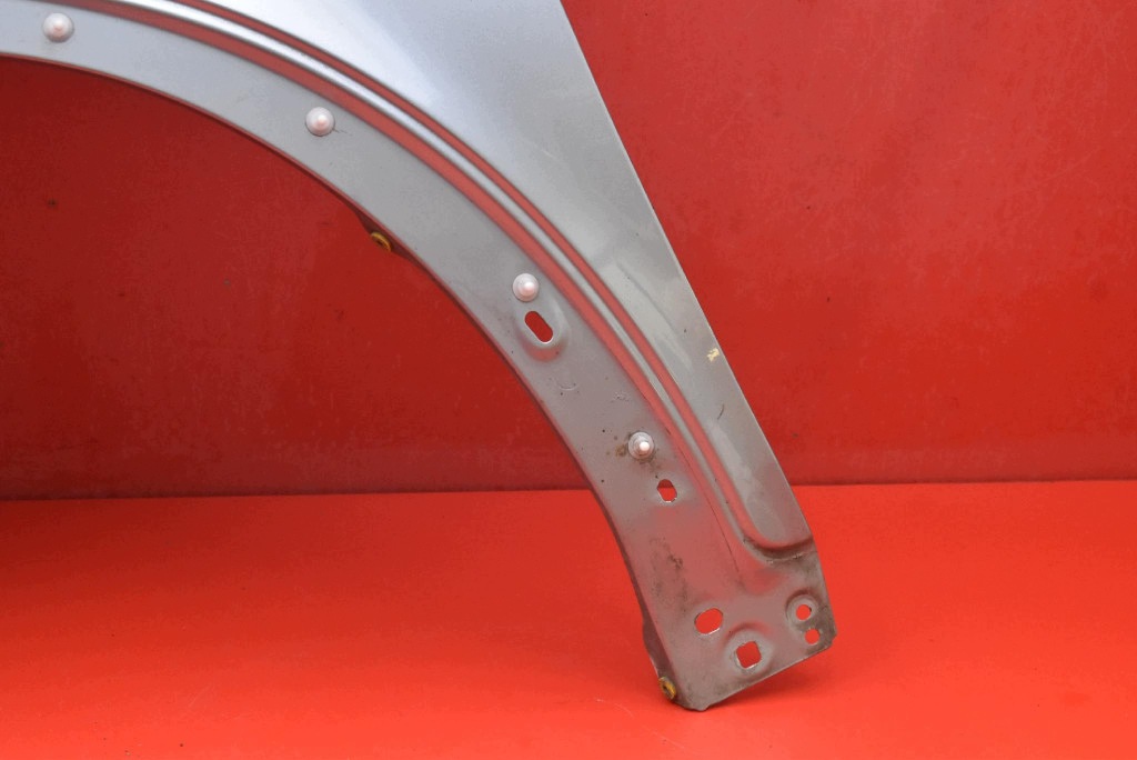 fender left front front 477-46 VOLVO C30 06-09