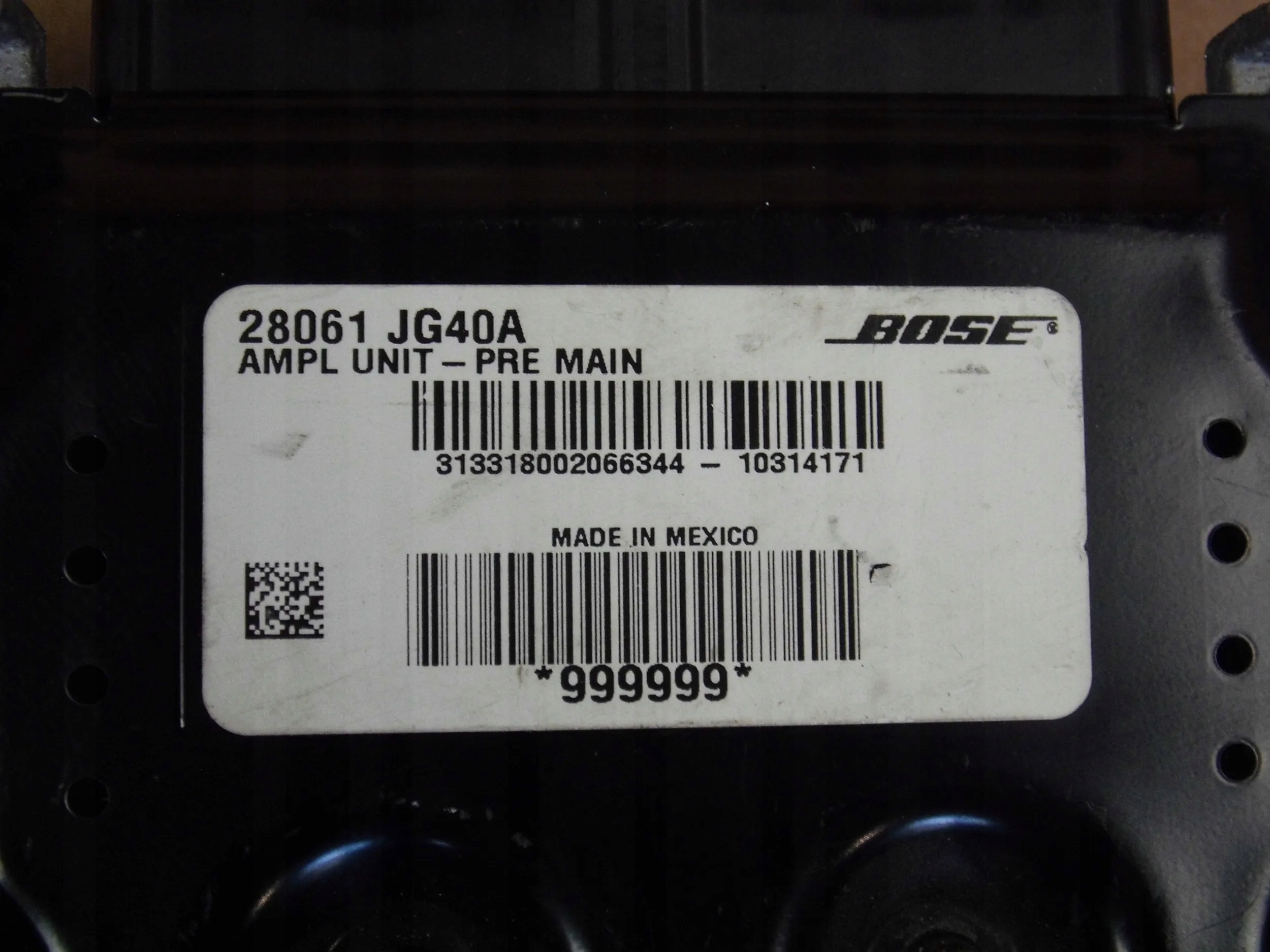 Nissan X-Trail T31 amplifier BOSE 28061 JG40A