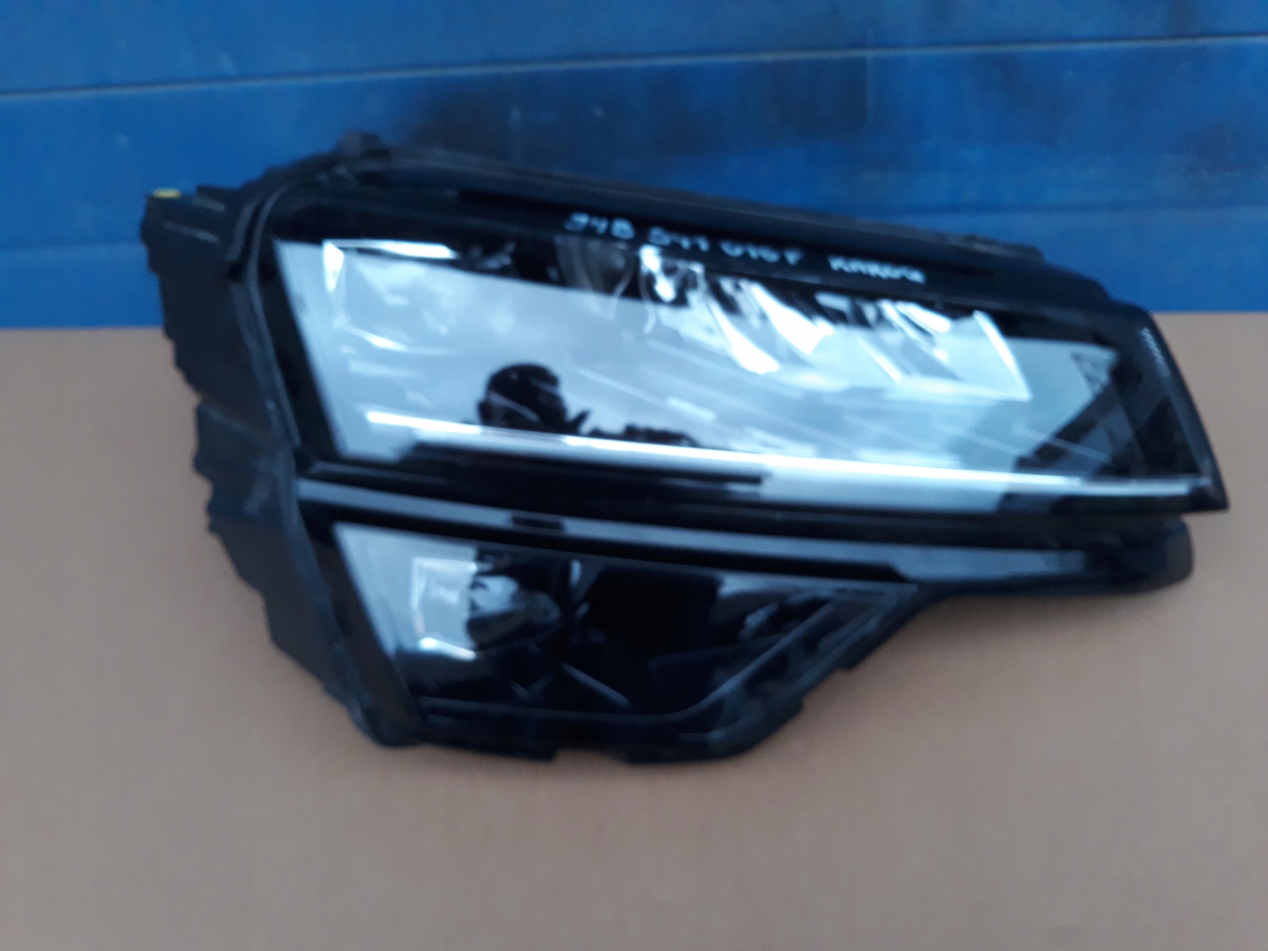 LAMPA FULL LED SKODA KAROQ 57B941016F B.ŁADNA 57B941016F za 699 zł z