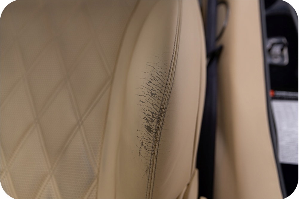 Szpachla wypełniacz do skóry renowacji tapicerki skórzanej 25ml CZARNA Producent Leathermed