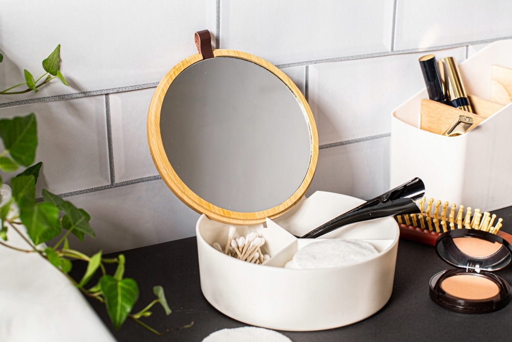 ORGANIZER NA KOSMETYKI pojemnik do łazienki 3158 Kolor biały odcienie brązu i beżu