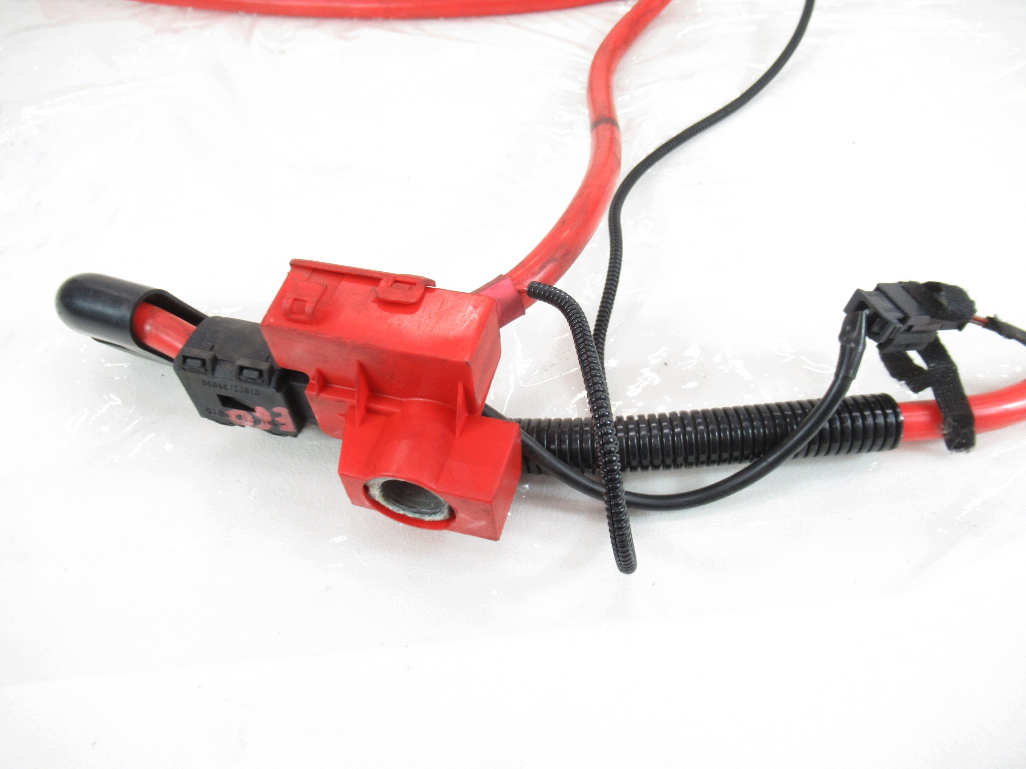 Klemme plus akumulatora pirotechniczna BMW E60 Sedan 6929324