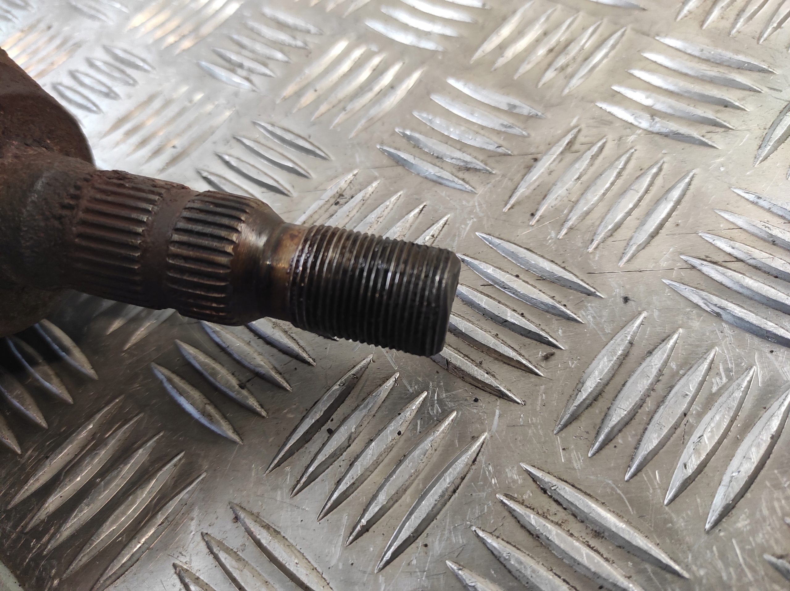 semi-axis left short. VOLKSWAGEN VW CADDY III 3 2.0 D