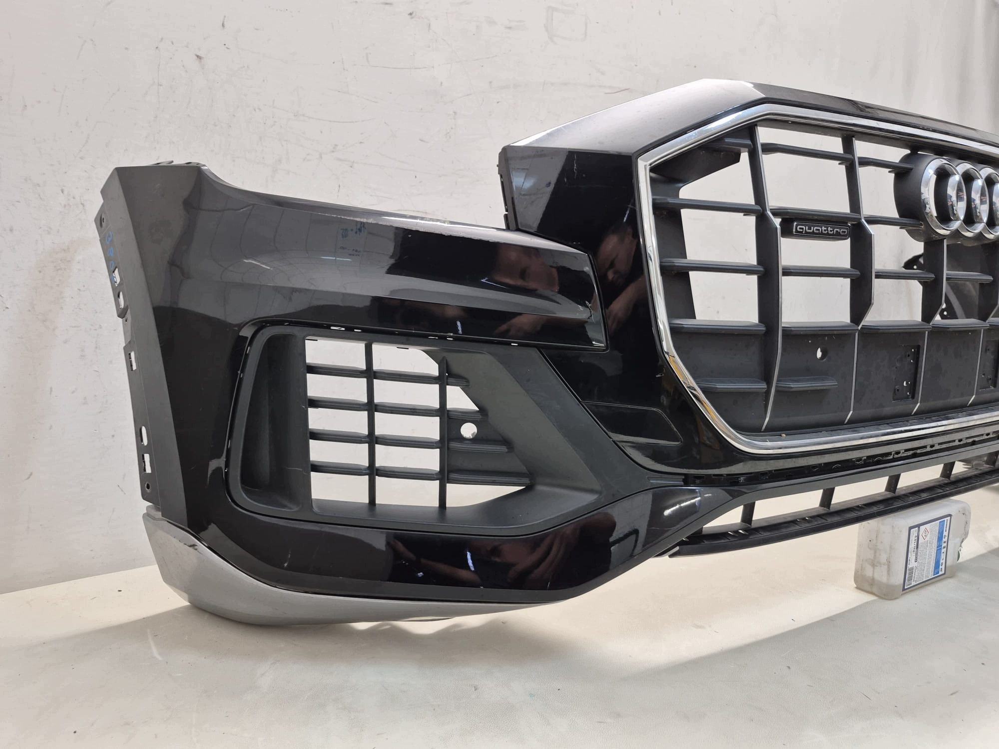 AUDI Q8 4M8 ZWYKLY 18- bumper front front grill grid PDC 4M8807437A