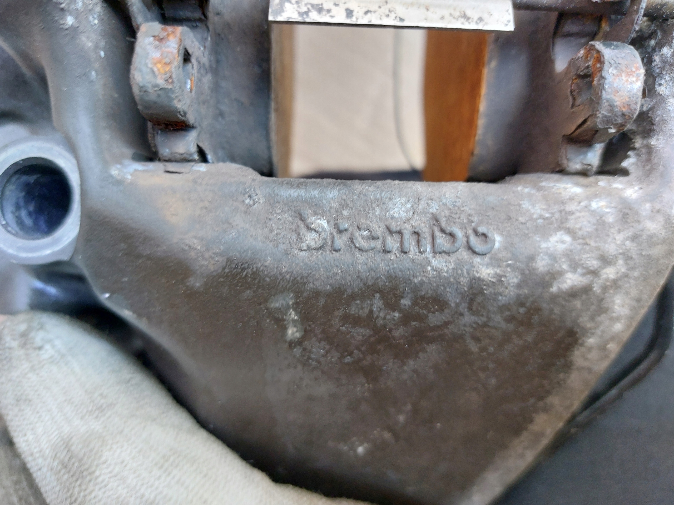 ASTON MARTIN VANTAGE 17r 4.7 V8 caliper brake front right 20A52404