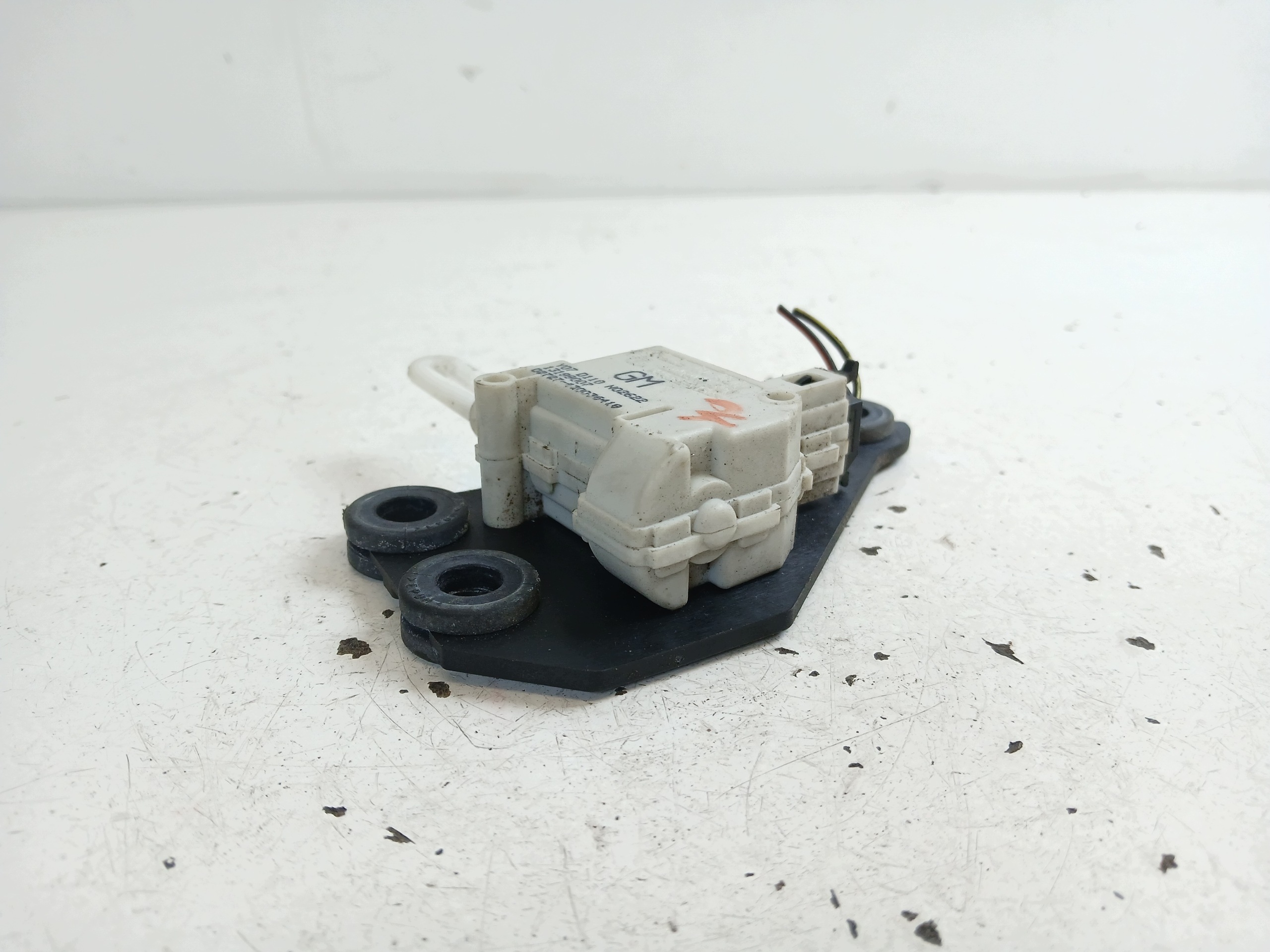 OPEL MERIVA A damper of a lock bonnet boot 13199007