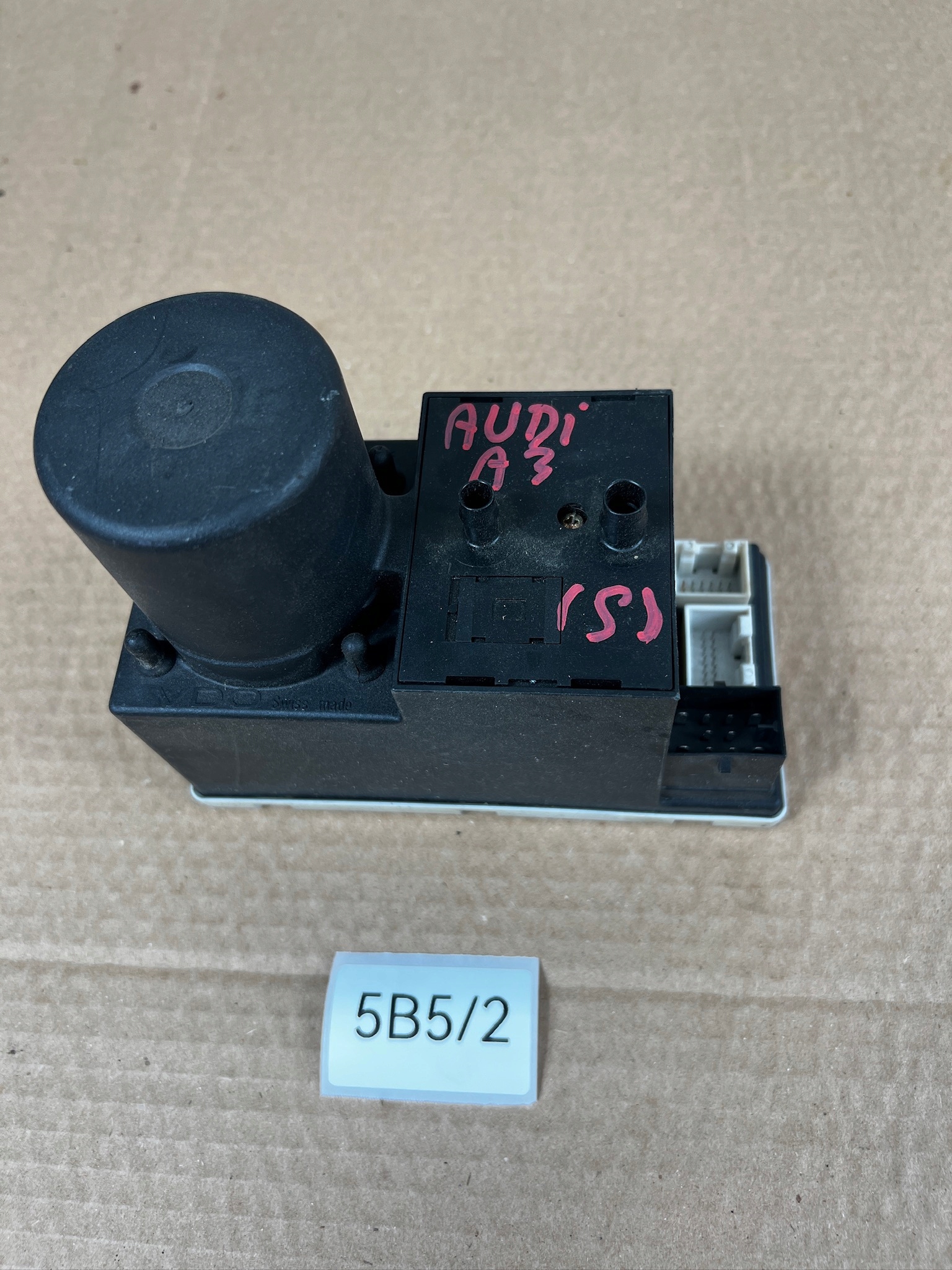 POMPKA CENTRALNEGO ZAMKA 8L0862257E A3 8L A4 B5 100% SPRAWNA ORYGINAŁ