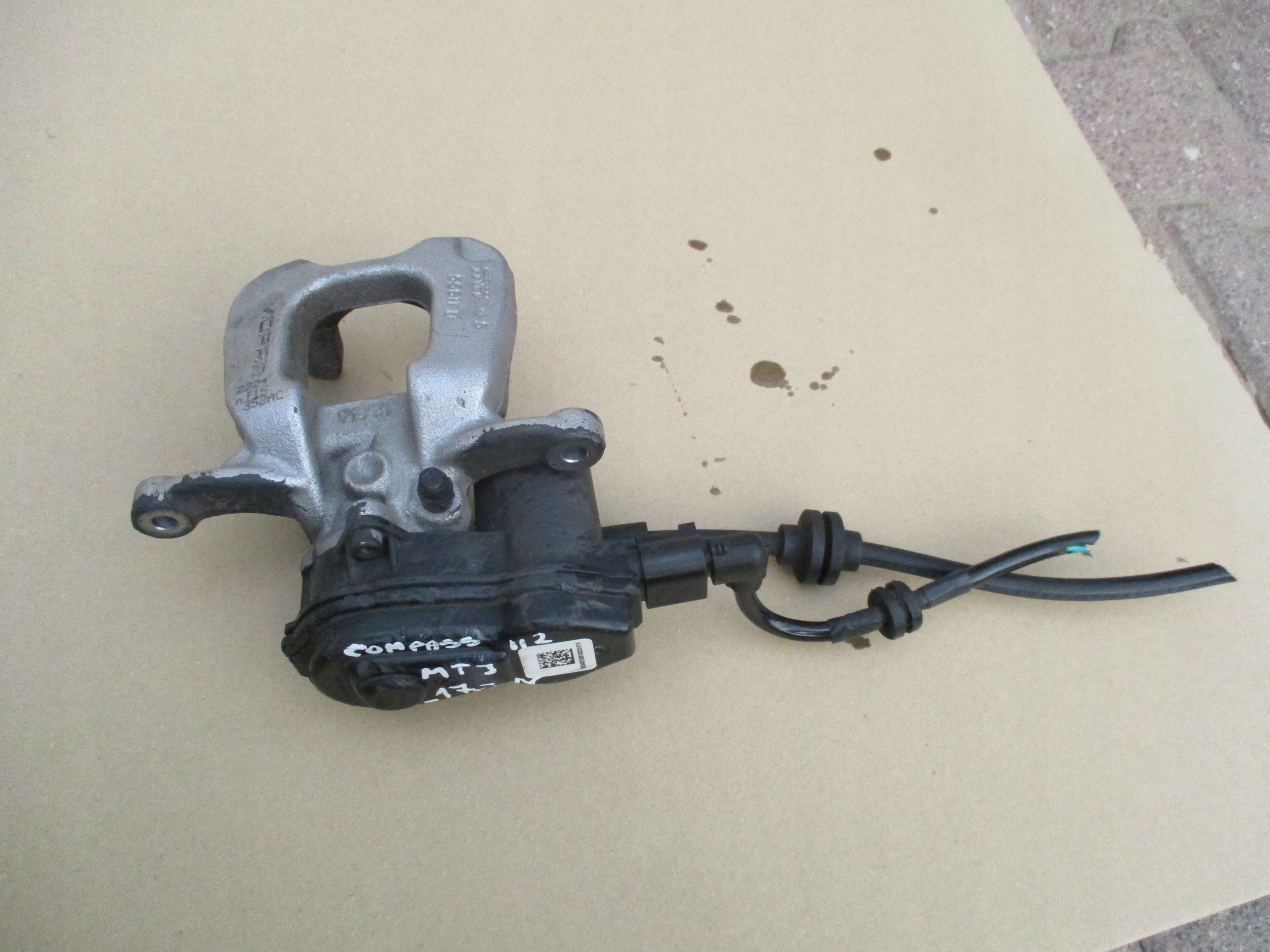 caliper brake right rear part Jeep Compass II 2 17r- 55611D