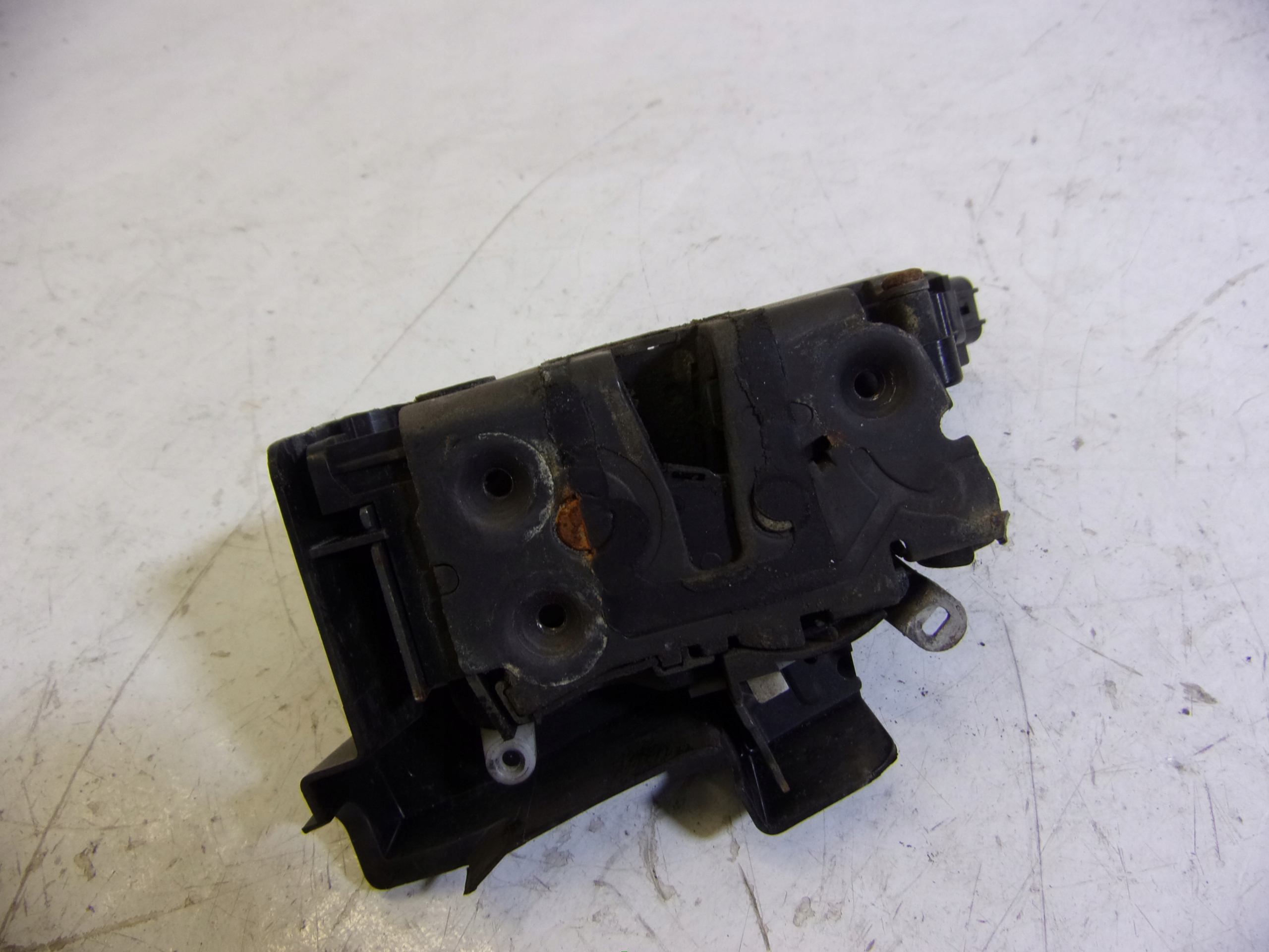 lock door CENTRALNY left front FORD C-MAX 3M5AR21813EL