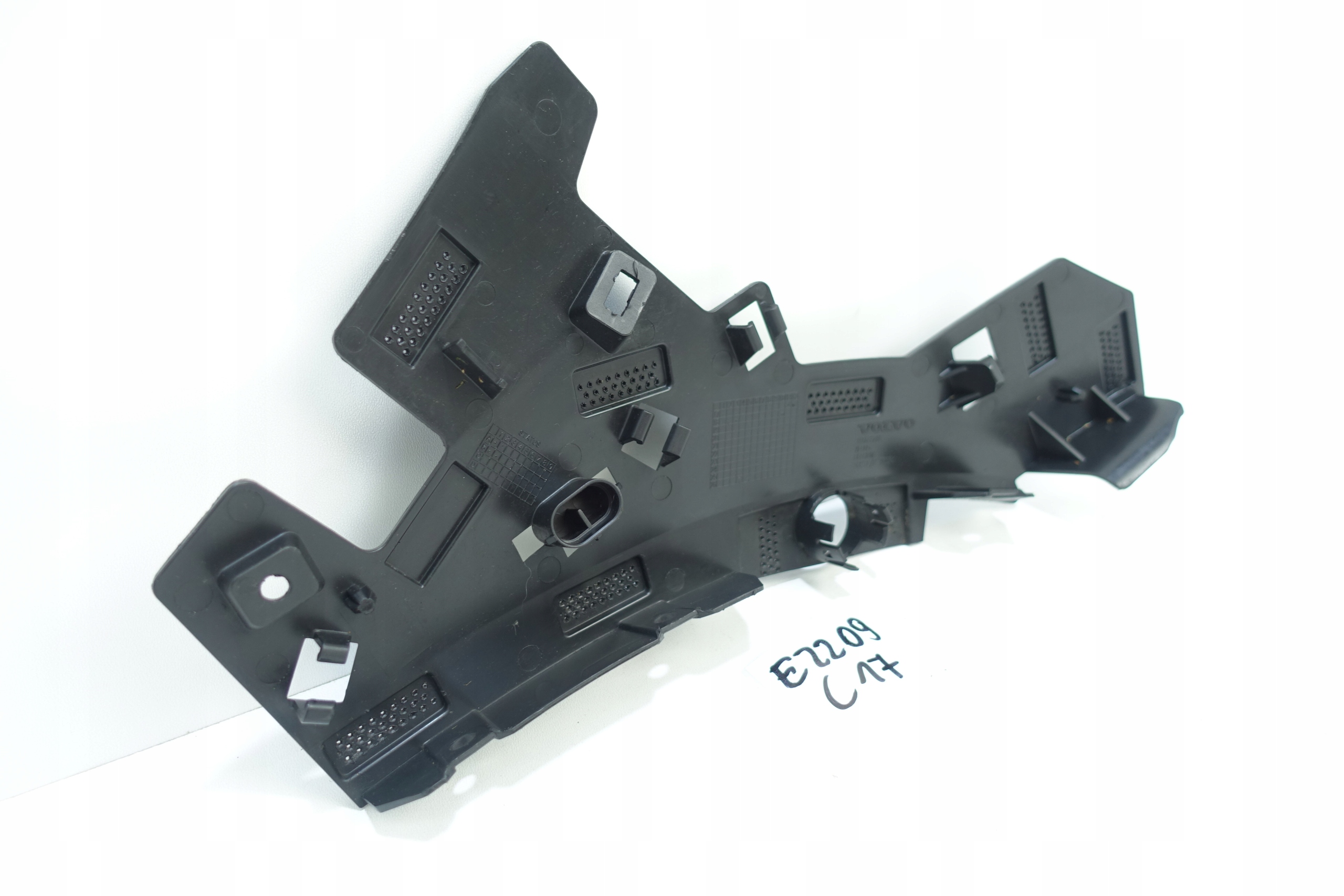 bumper bracket right front VOLVO S60 V60 18- 31663580