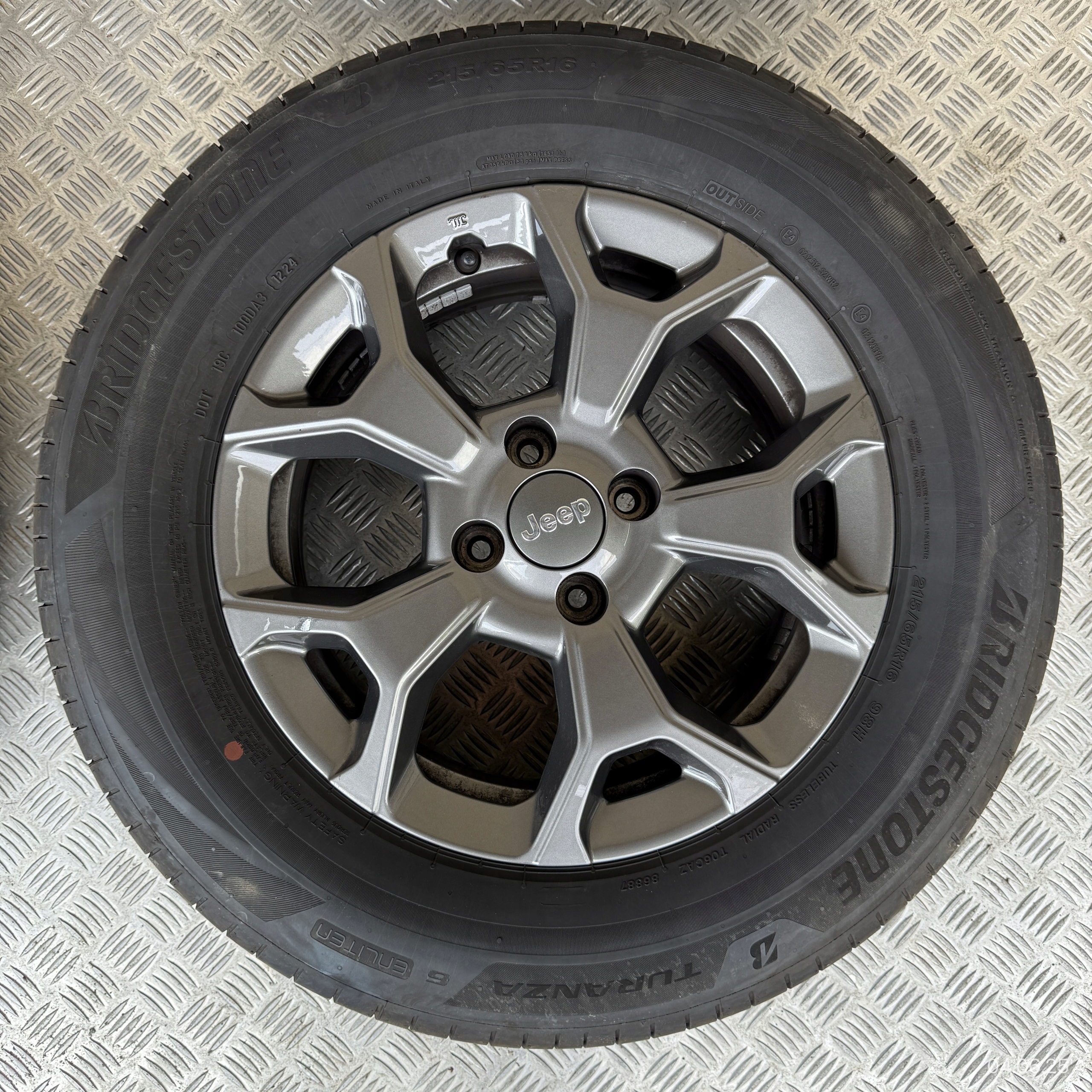 discs wheels tyres JEEP AVENGER BRIDGESTONE 215/65/16" 4MM summer