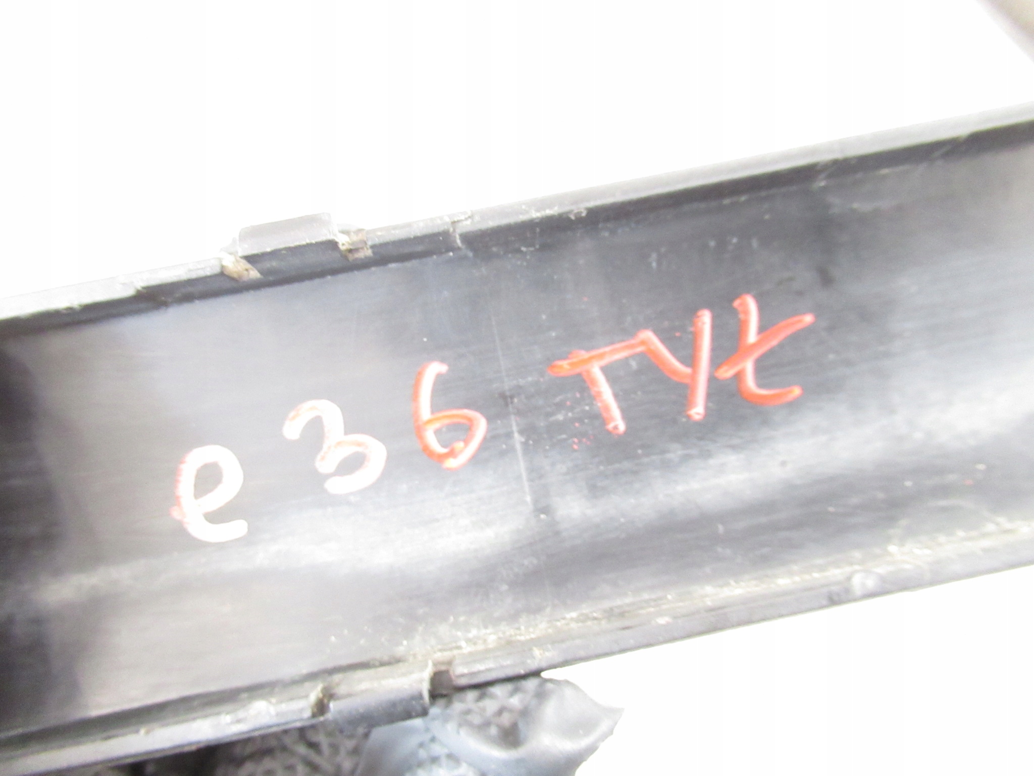 lista lökhárítónak far hátso BMW e36