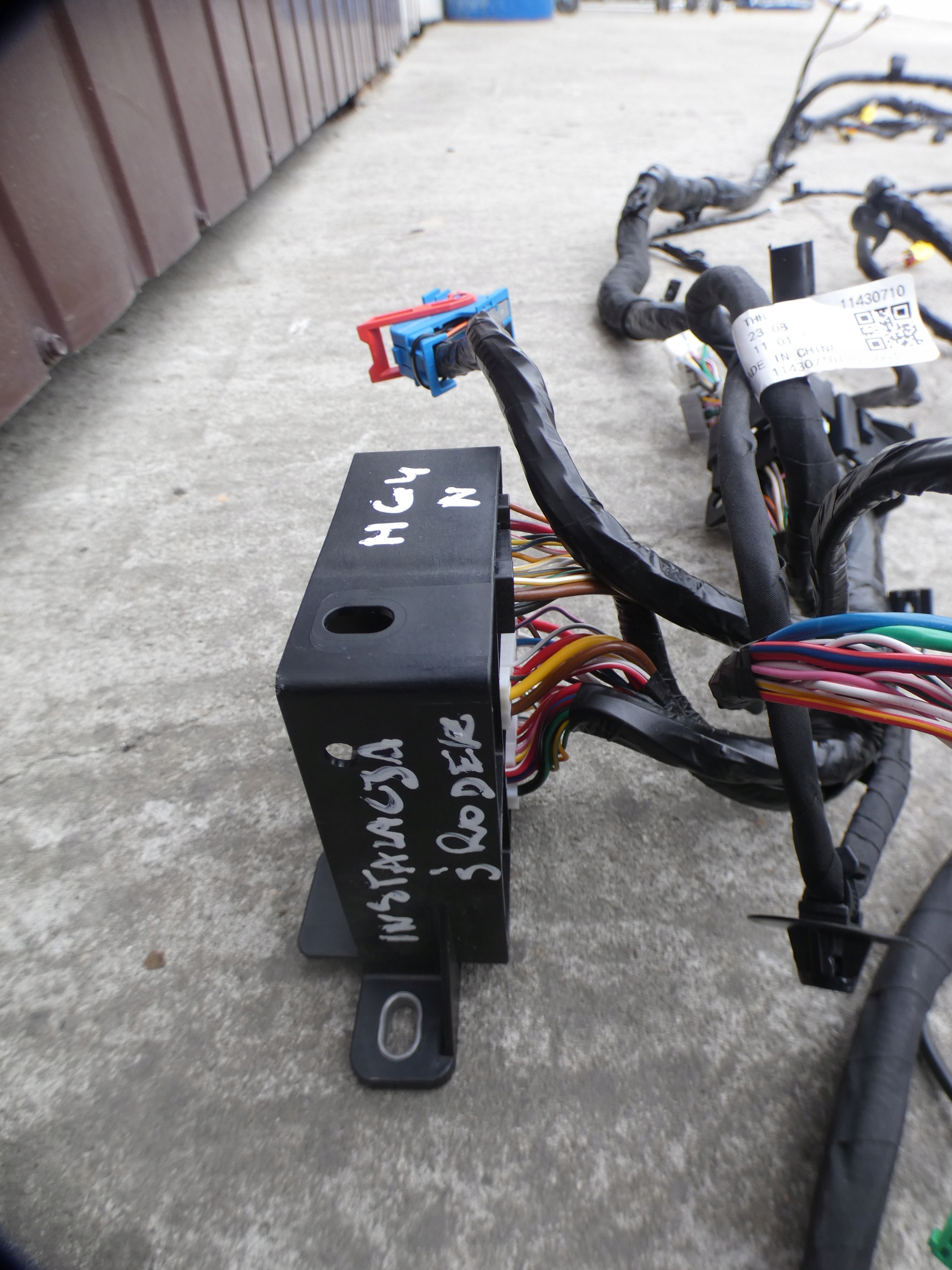 wiring bundle srodka mg4 mg 4 11430710