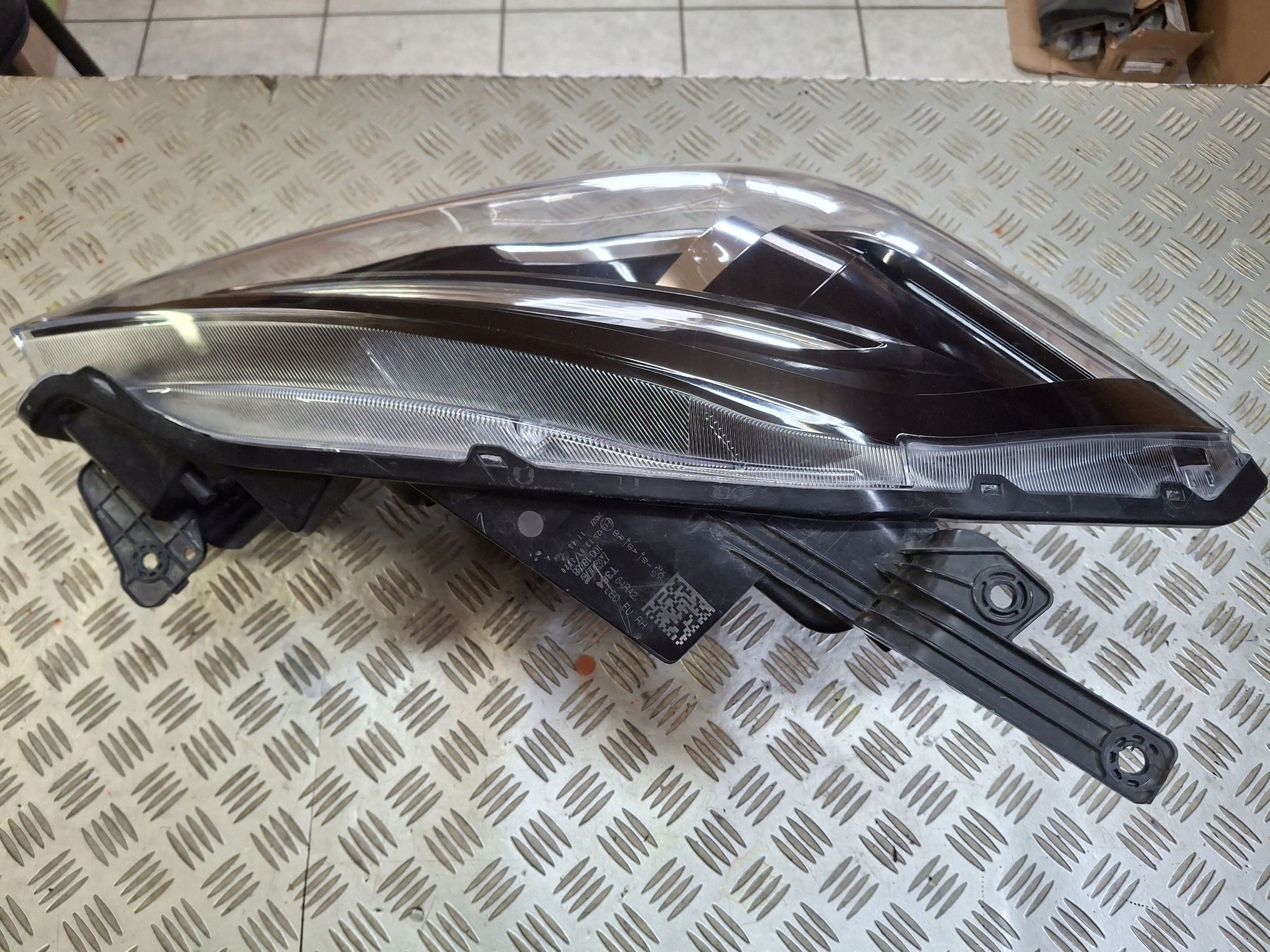 light right front FULL LED SUZUKI S-CROSS and LIFT 2016R->