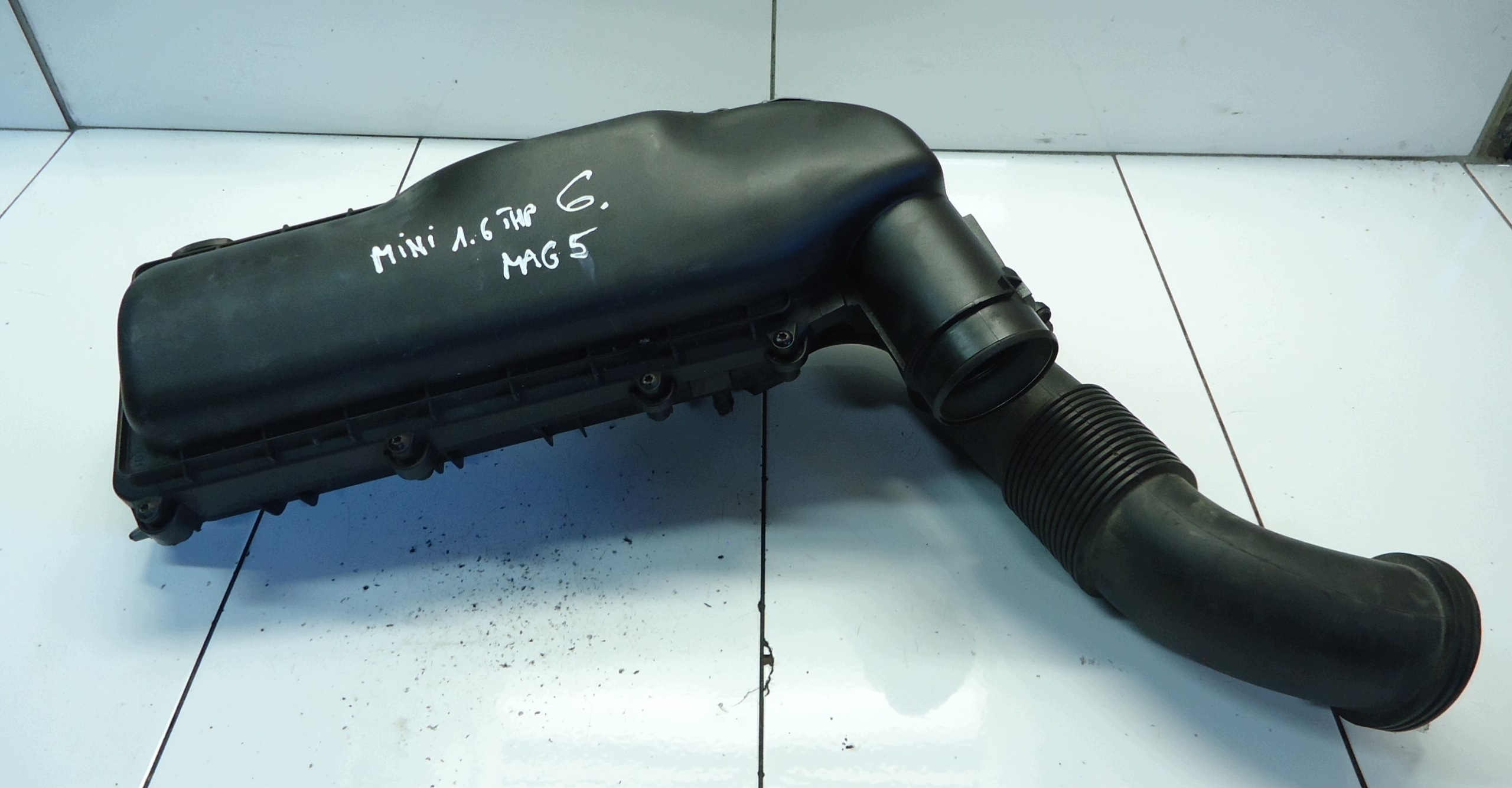 MINI COOPER R56 1.6 THP N14B16A luftfiltergehäuse V757669180