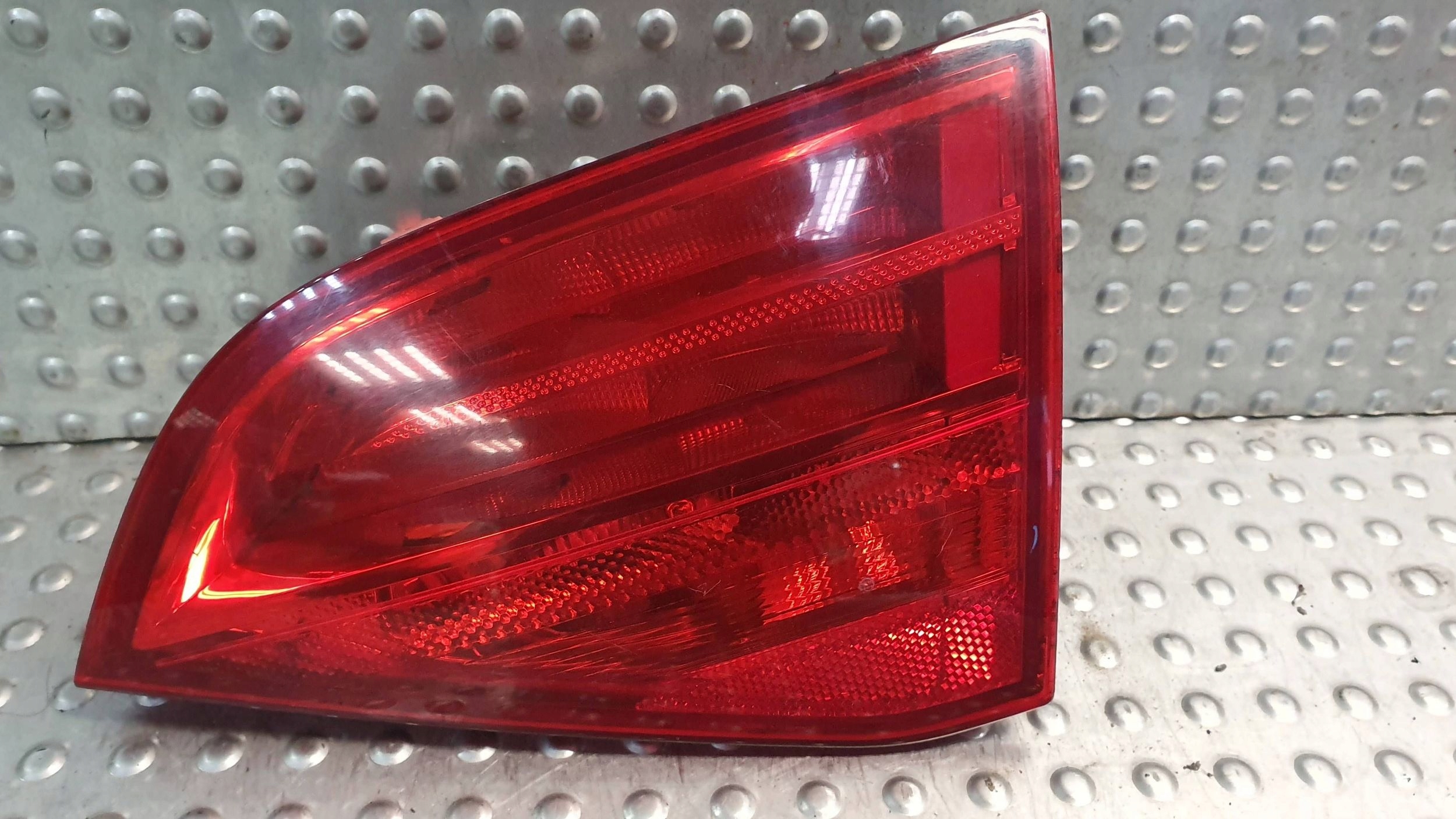 light rear part right to the bonnet AUDI A4 B8 KOMBI 08