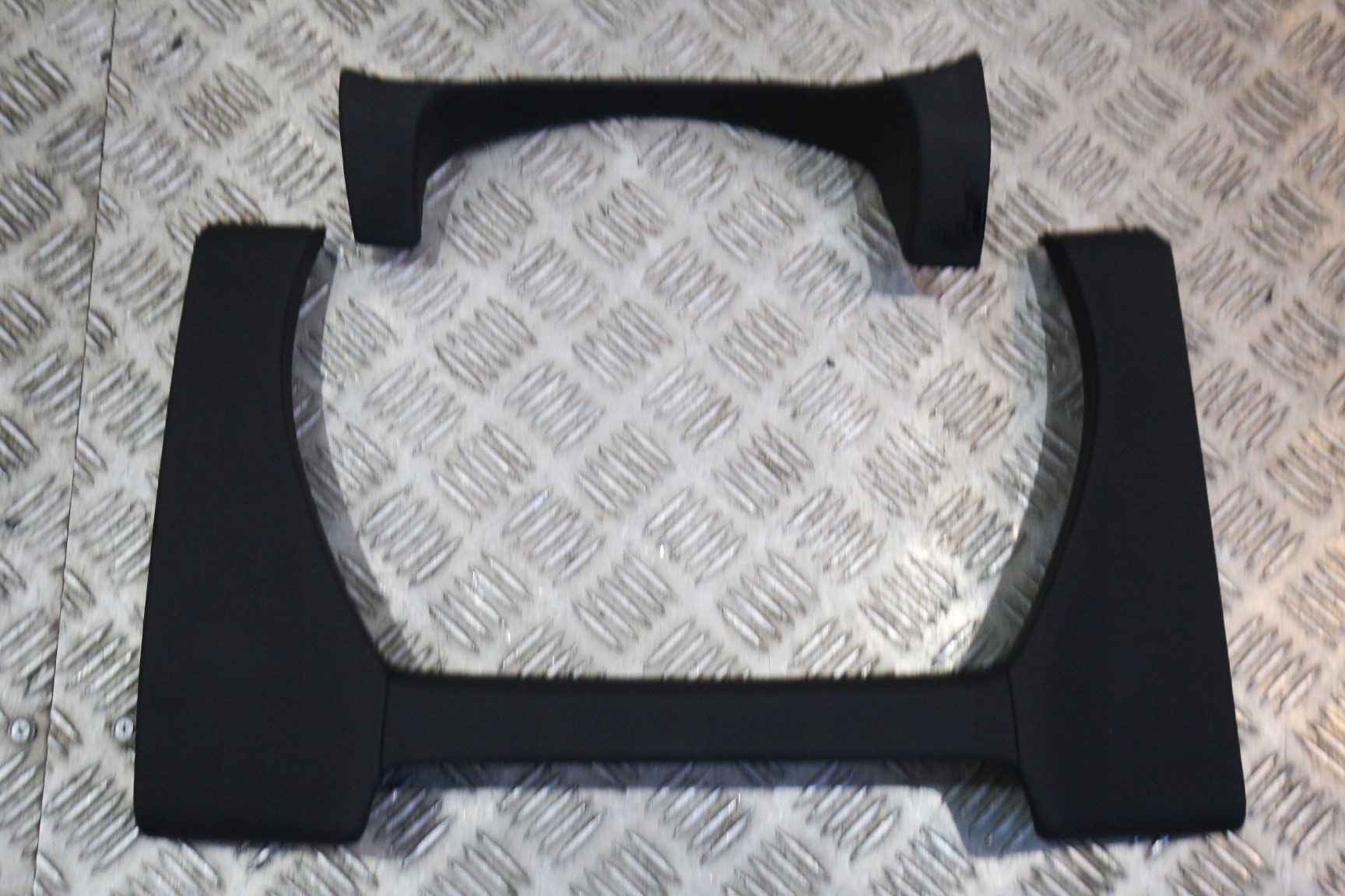 TAPICERKA DESK ZASLEPKA MASERATI LEVANTE 670043364