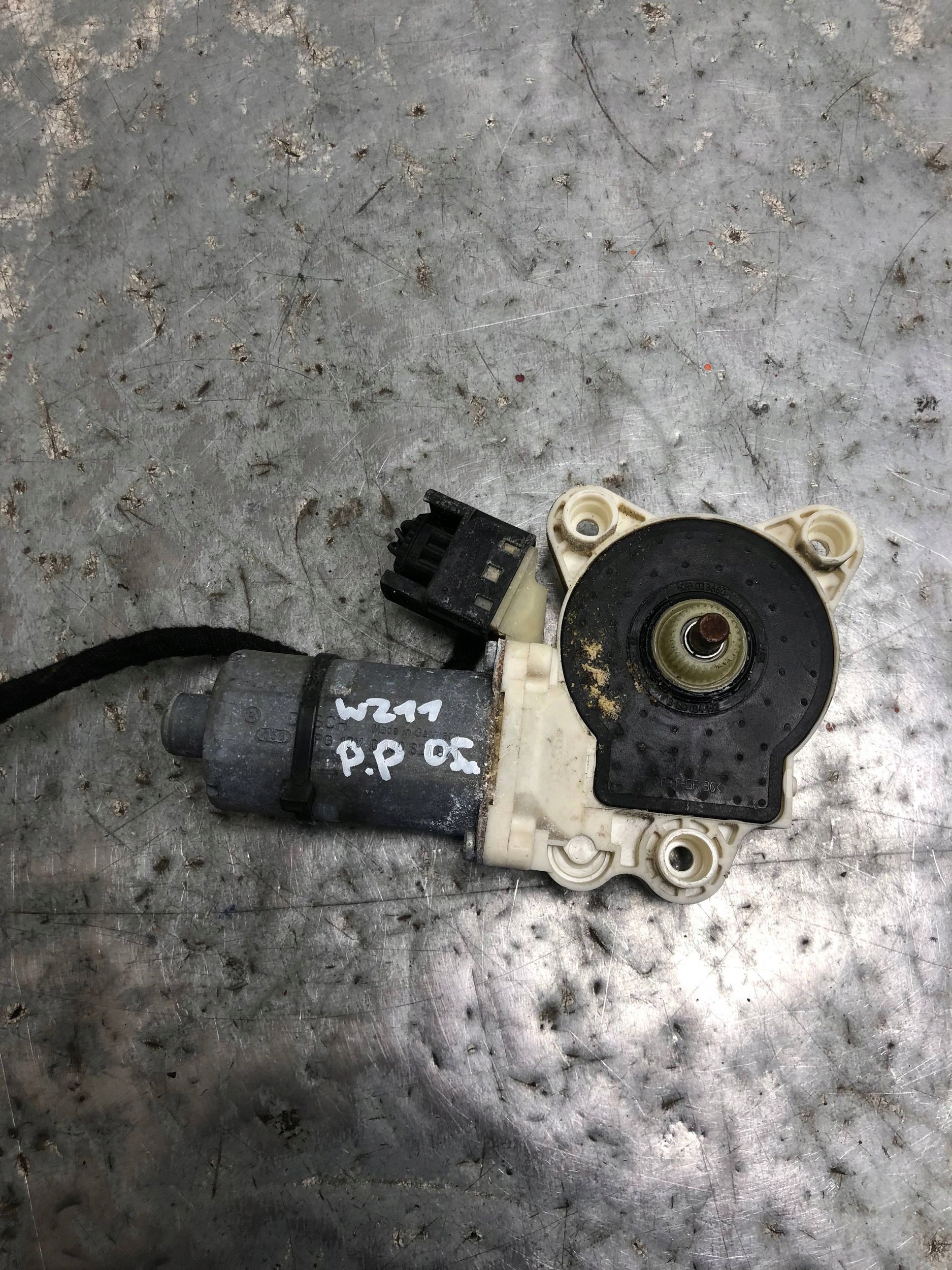 mini motor windows right front MERCEDES W211 KOMBI A2118203042